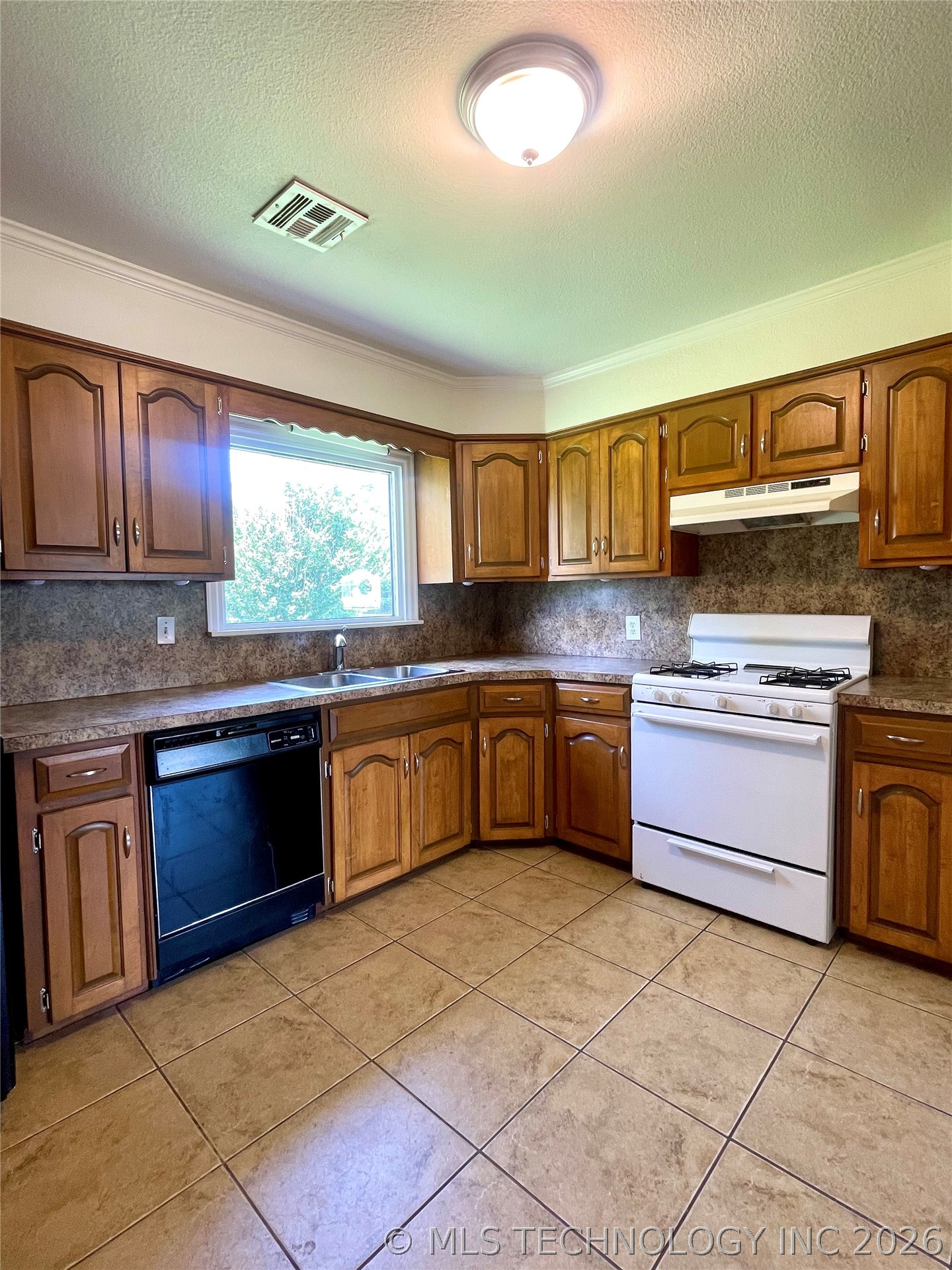 319 E 45th Place Tulsa OK 74105