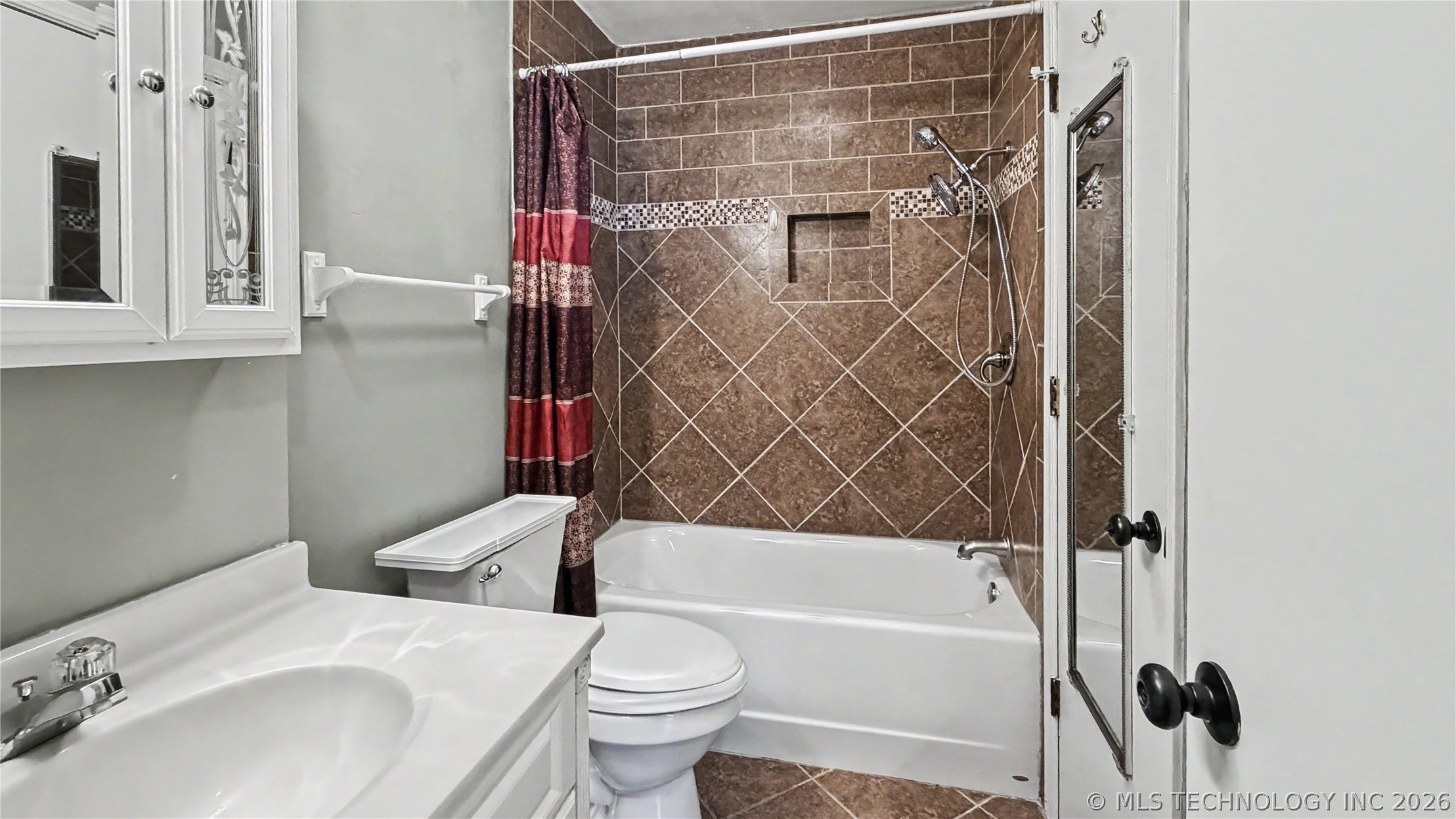 408 S Osage Street Grove OK 74344