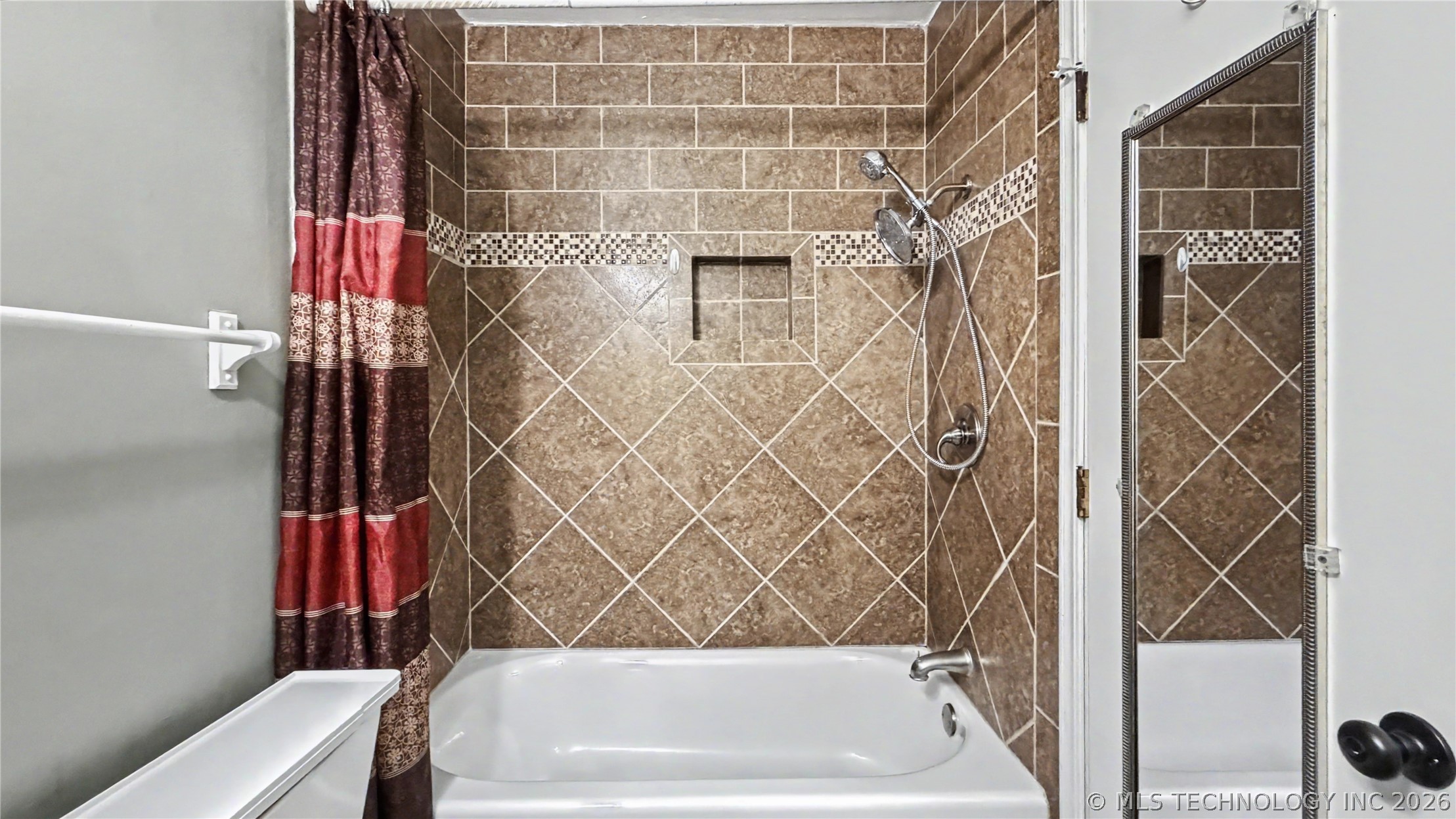 408 S Osage Street Grove OK 74344