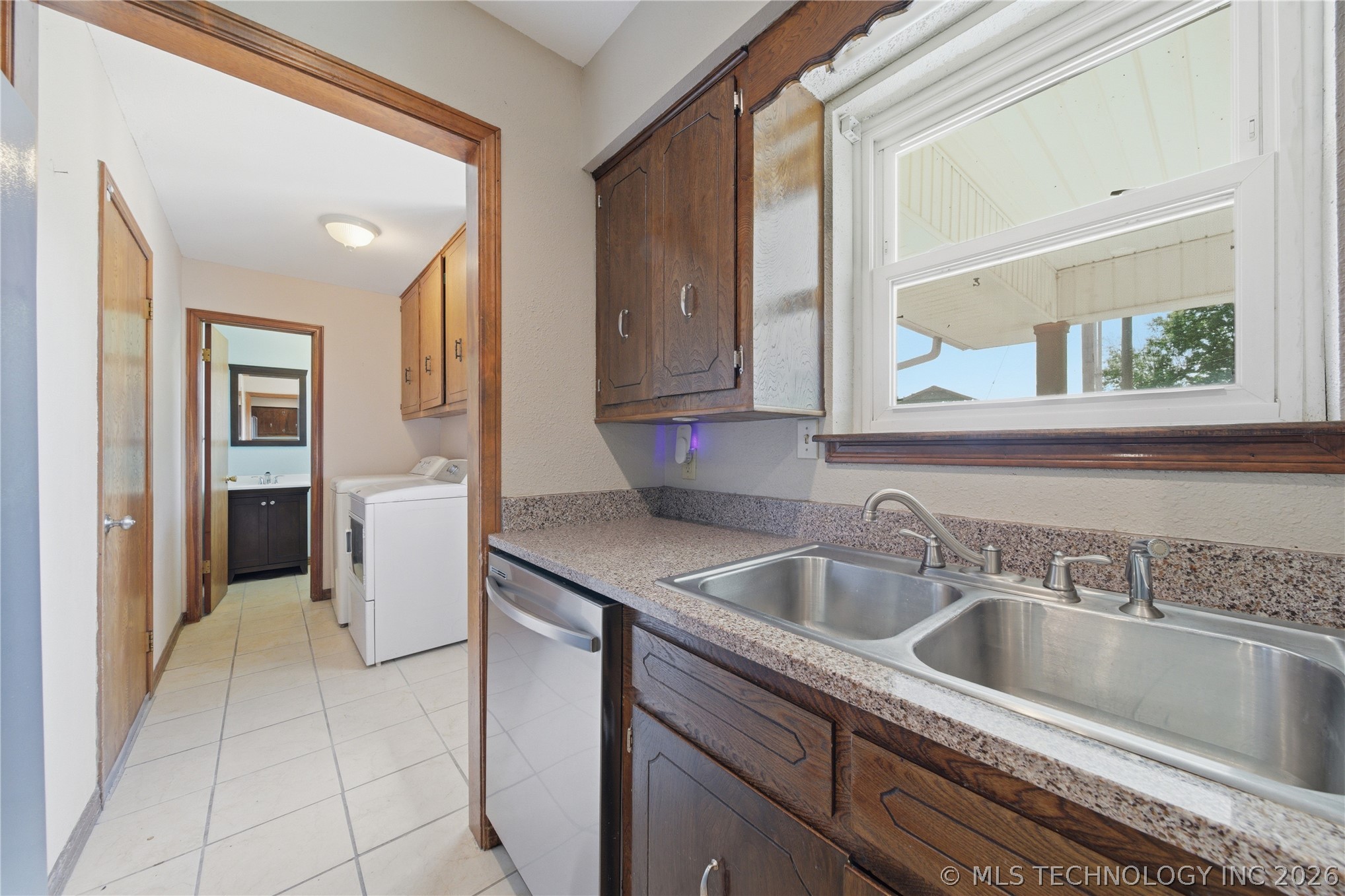 106 W Lewis Avenue Vinita OK 74301