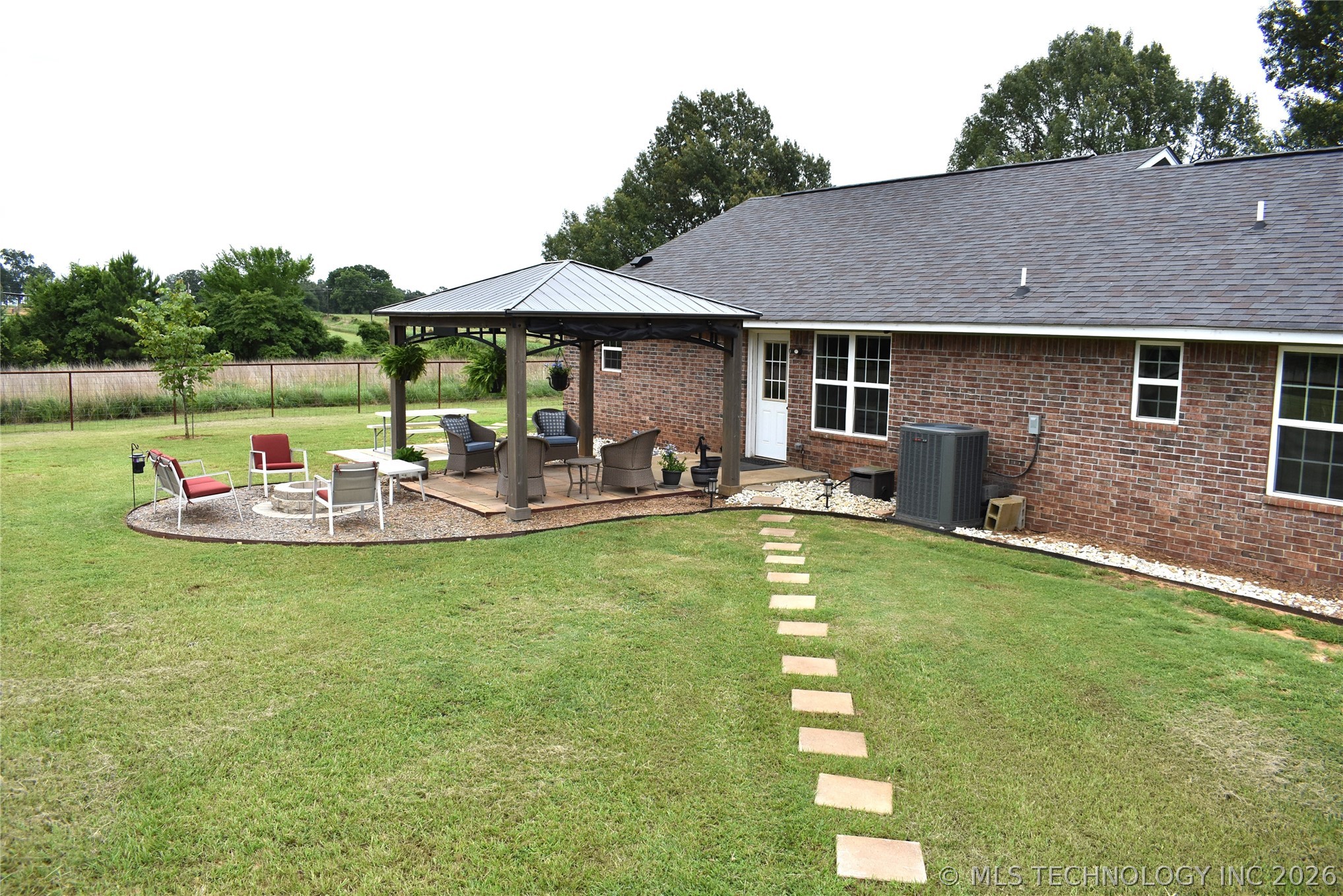 2921 E 2090 Road Hugo OK 74743