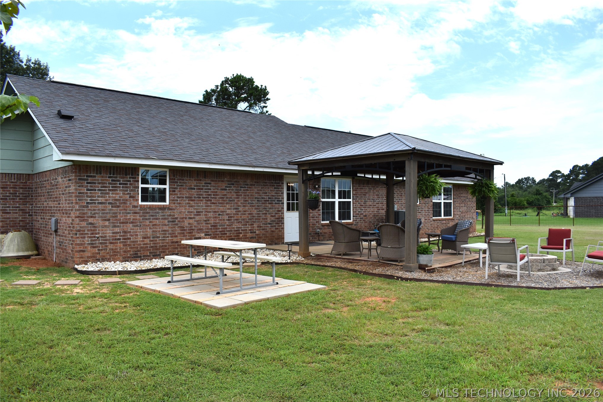 2921 E 2090 Road Hugo OK 74743