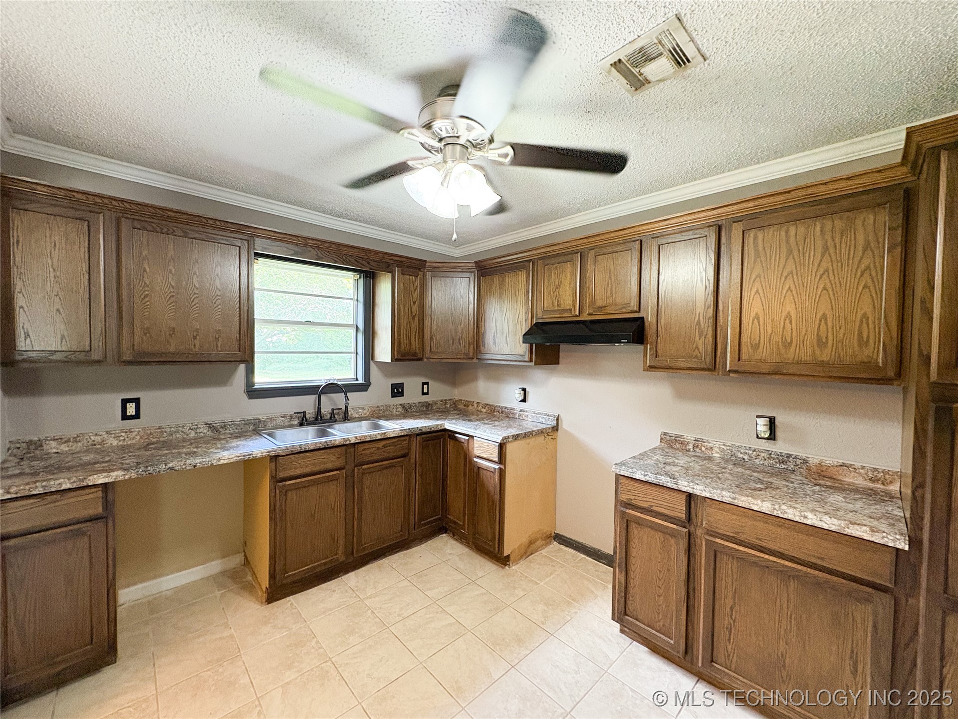 86 Wisteria Lone Grove OK 73443