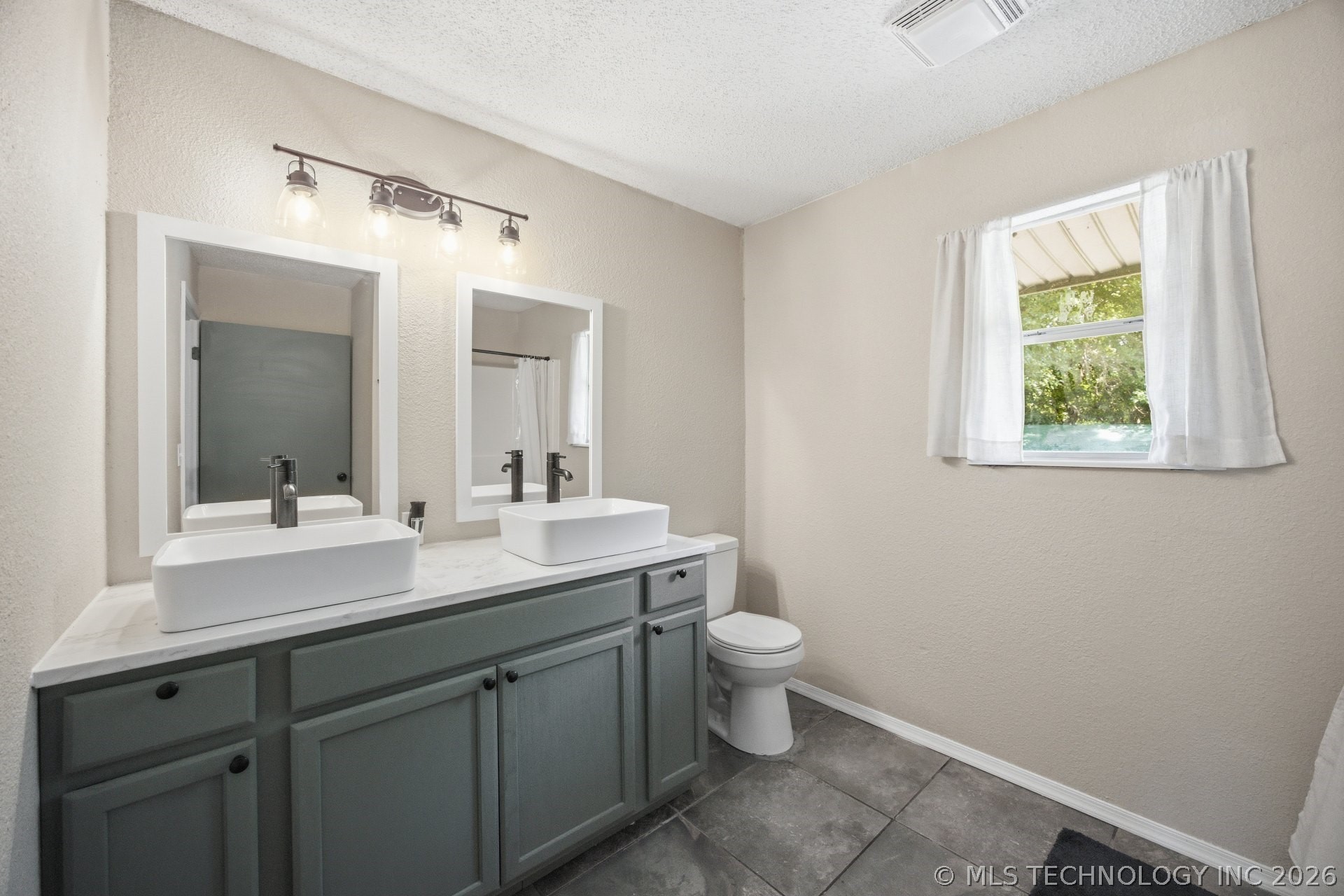 696 N Hickory Street Atoka OK 74525
