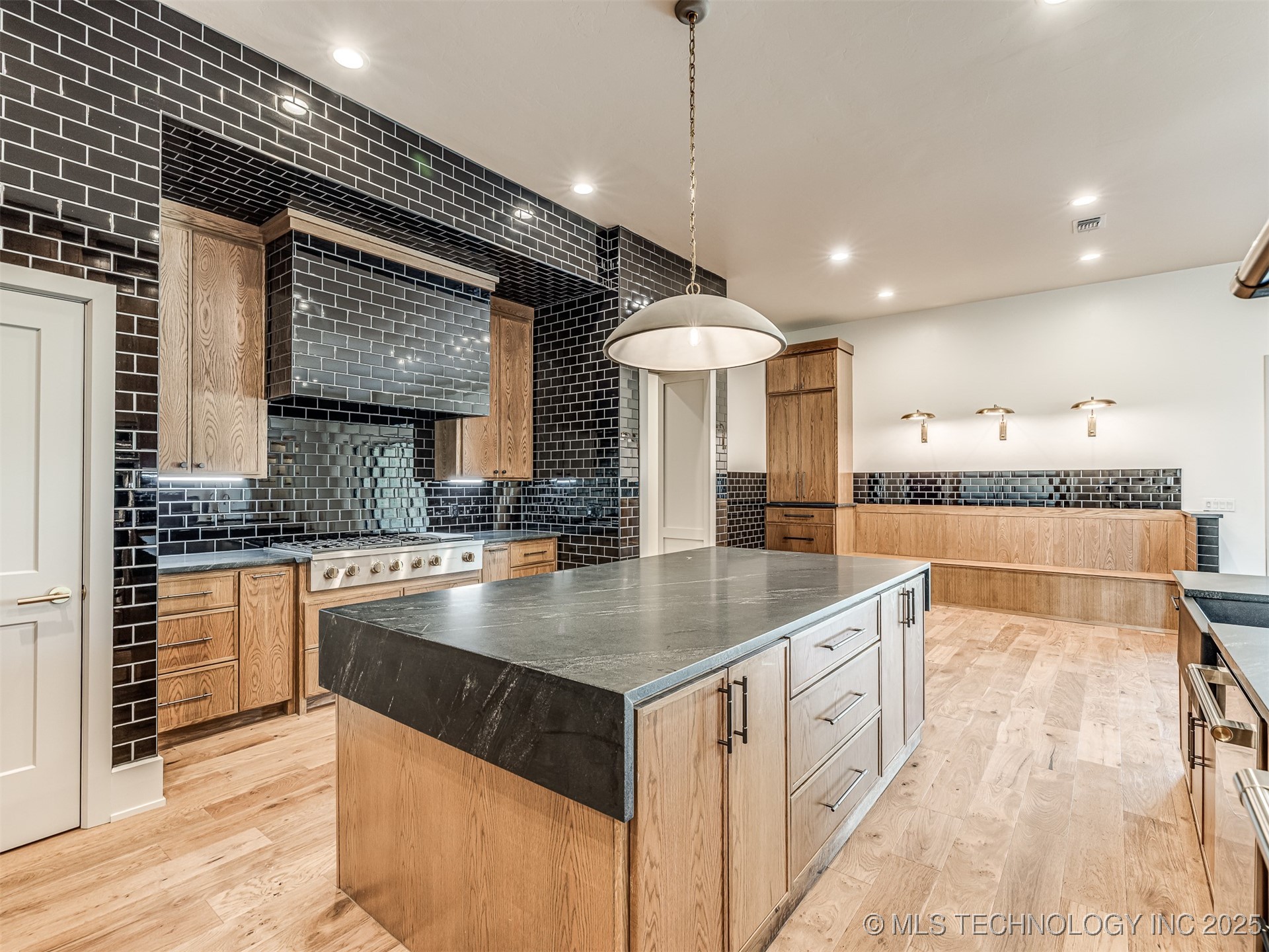 12125 Sunrise Ridge Loop Kingston OK 73439