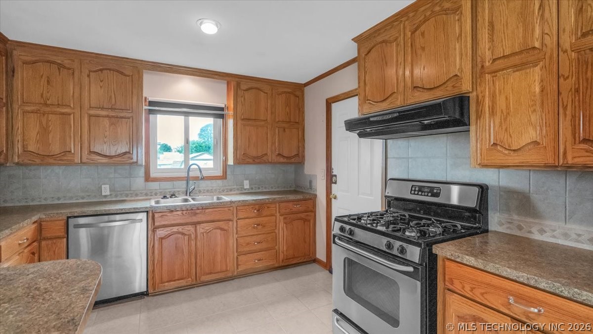 4956 S Maybelle Avenue Tulsa OK 74107