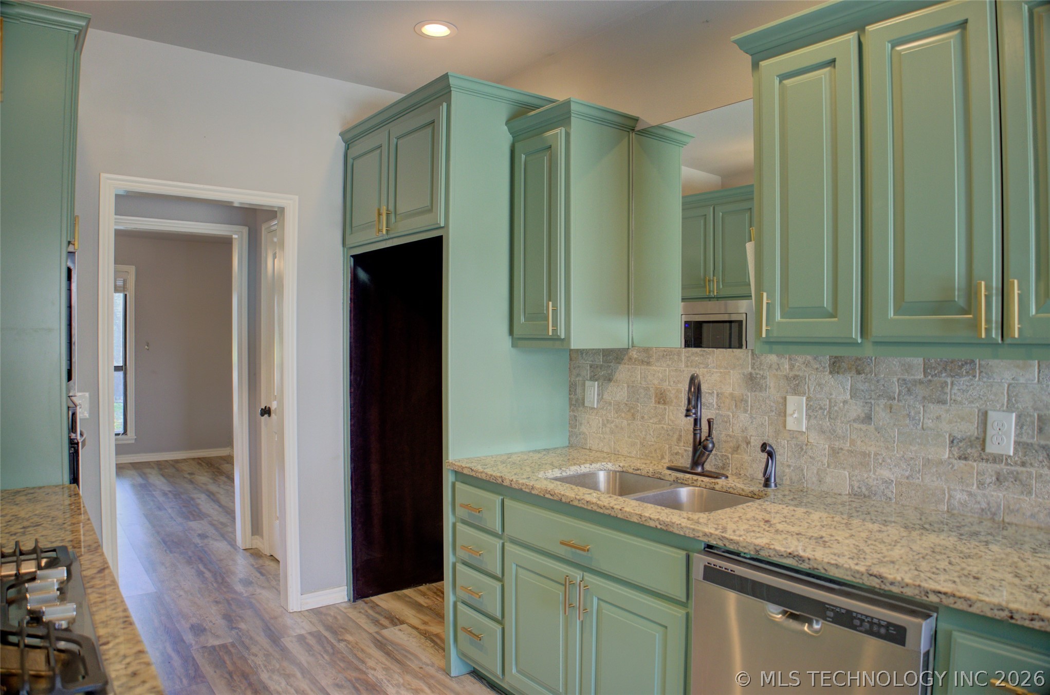 2527 W 68th Place S Tulsa OK 74132