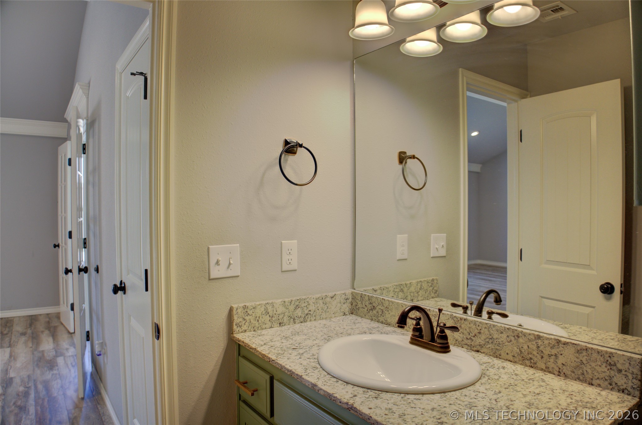 2527 W 68th Place S Tulsa OK 74132
