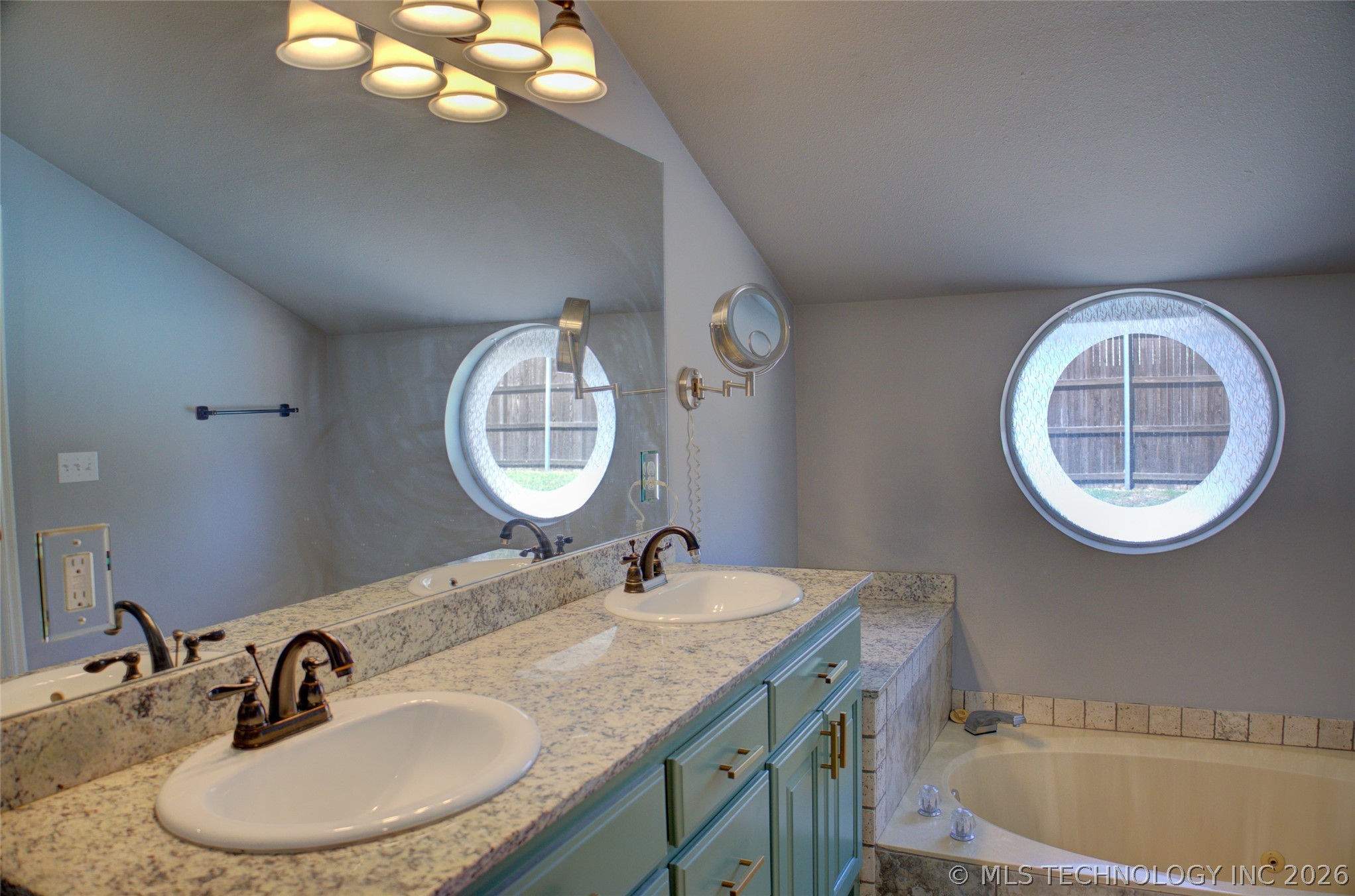 2527 W 68th Place S Tulsa OK 74132
