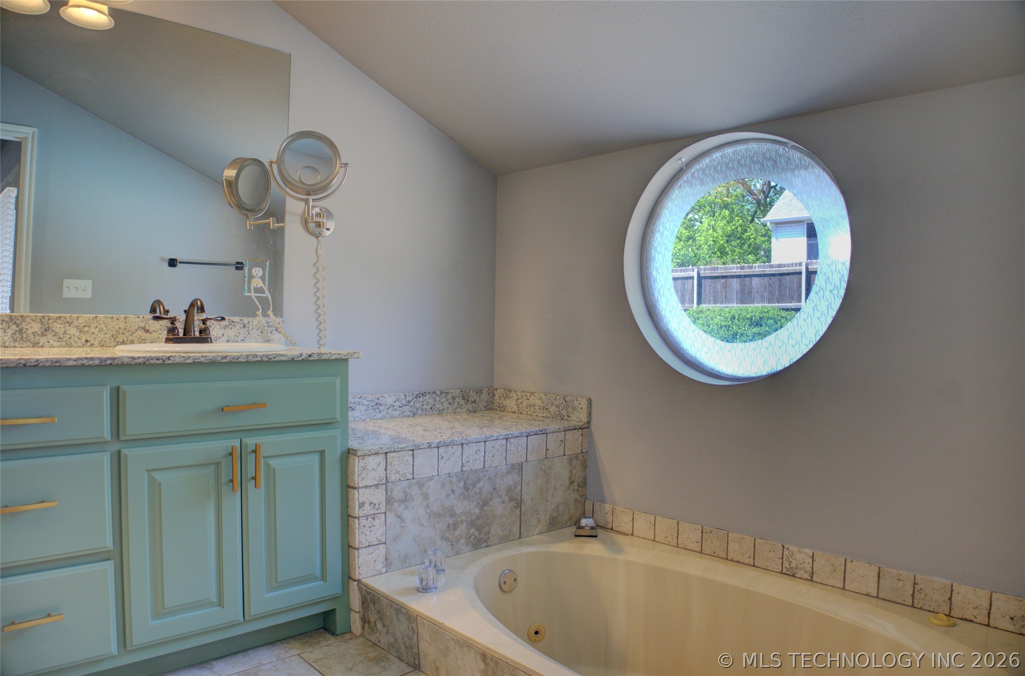 2527 W 68th Place S Tulsa OK 74132