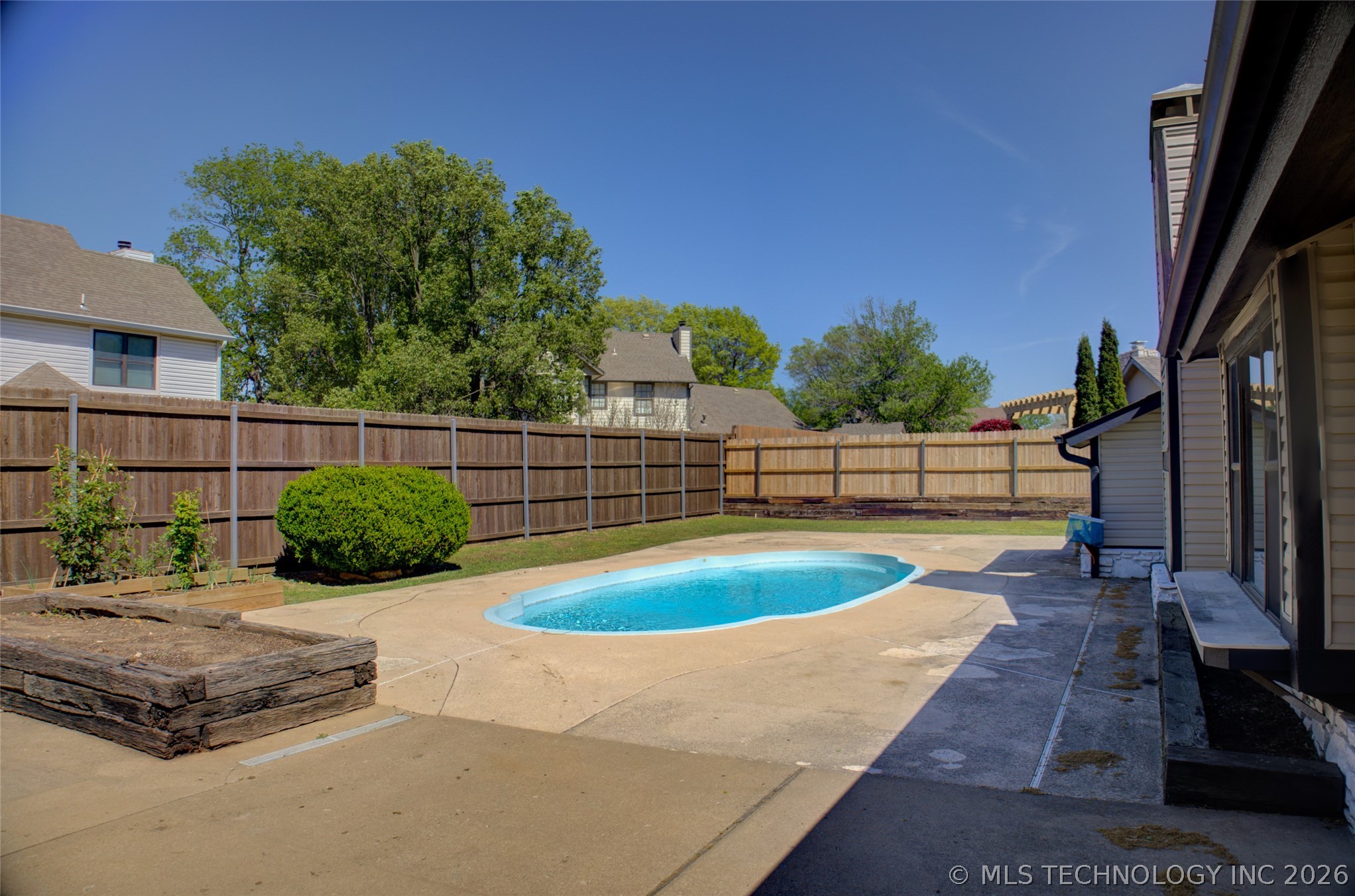 2527 W 68th Place S Tulsa OK 74132