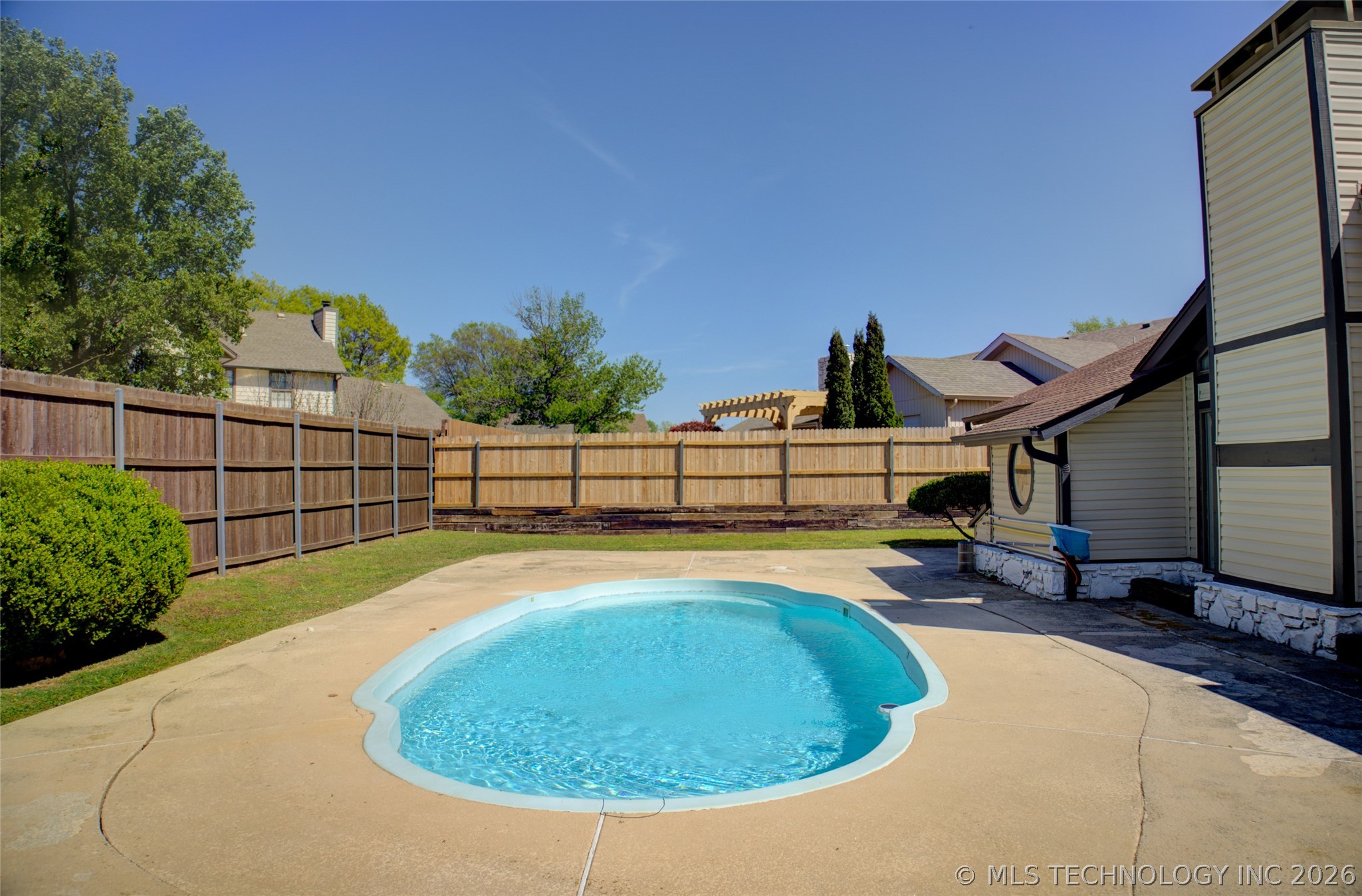 2527 W 68th Place S Tulsa OK 74132