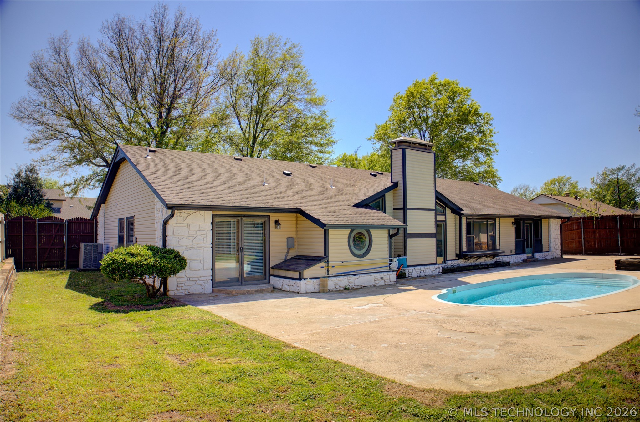 2527 W 68th Place S Tulsa OK 74132
