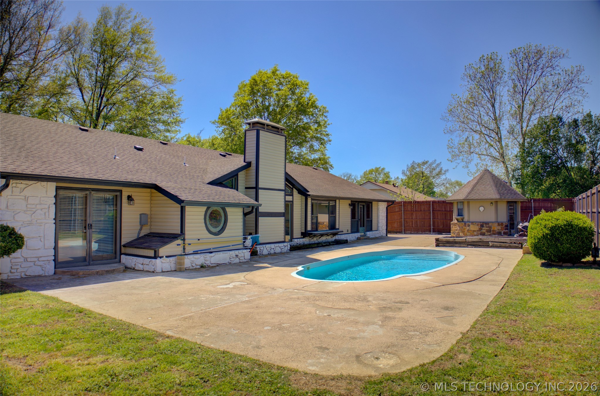 2527 W 68th Place S Tulsa OK 74132