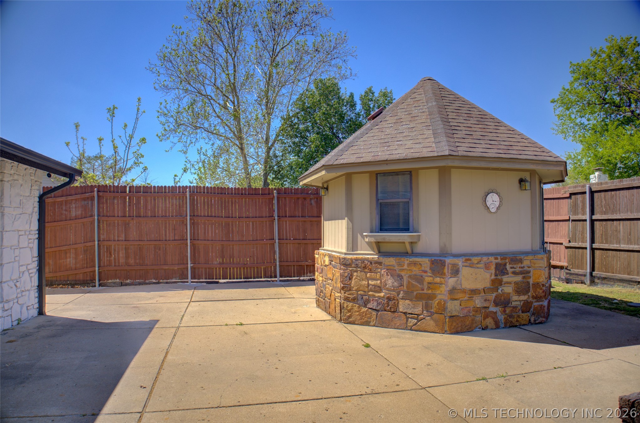 2527 W 68th Place S Tulsa OK 74132