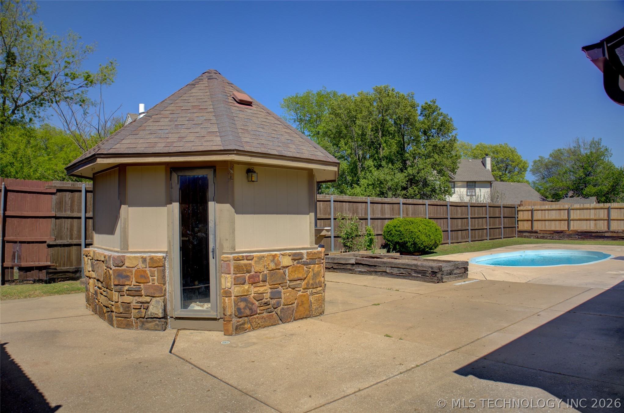 2527 W 68th Place S Tulsa OK 74132