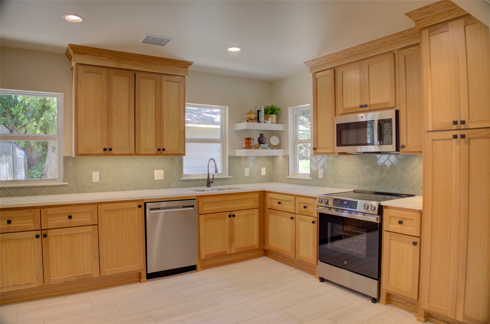 1132 S Quebec Avenue Tulsa OK 74112