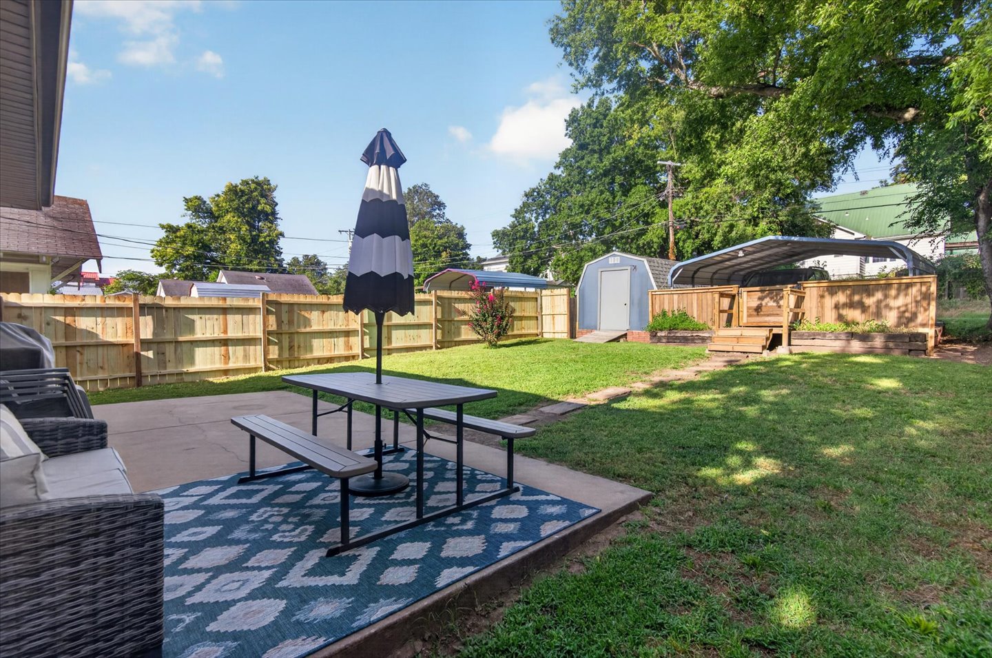 321 N Maple Street N Nowata OK 74048