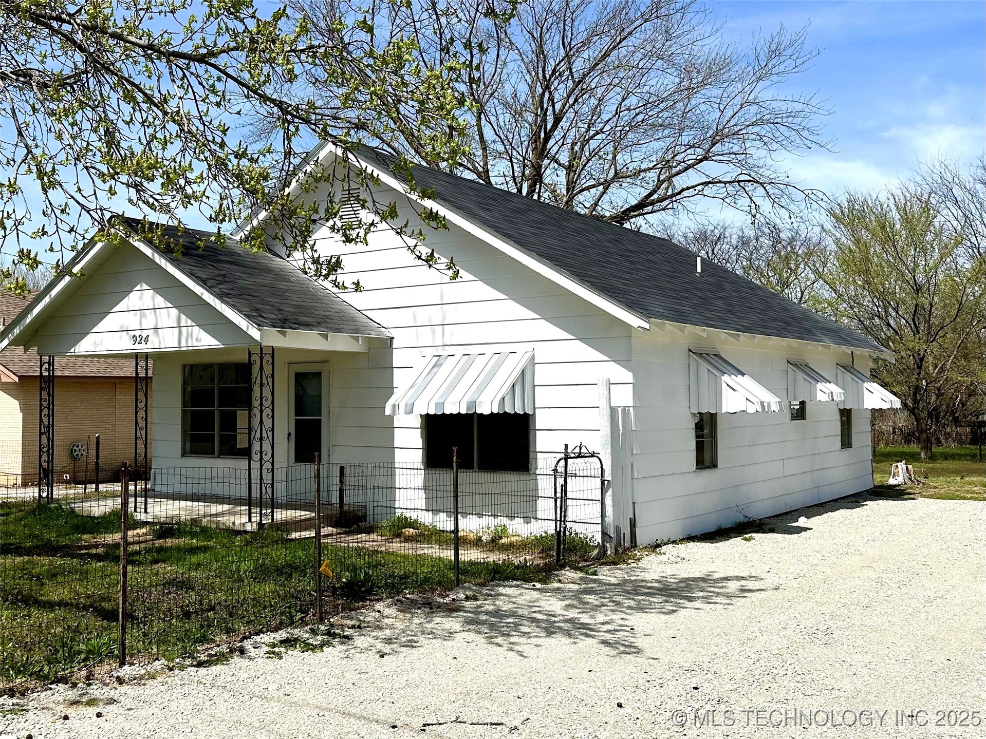 924 Orchard Street Ada OK 74820