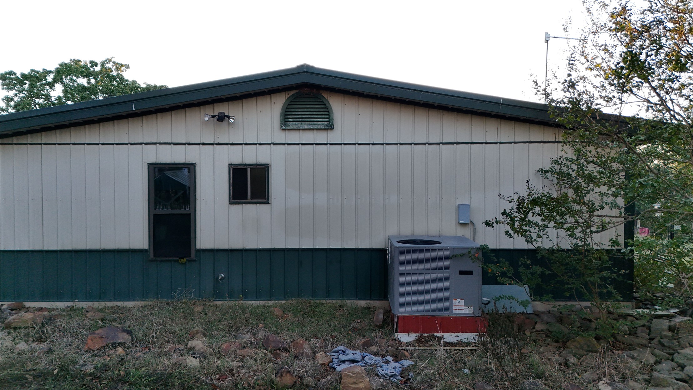 409212 E County Road 1790 Moyers OK 74557