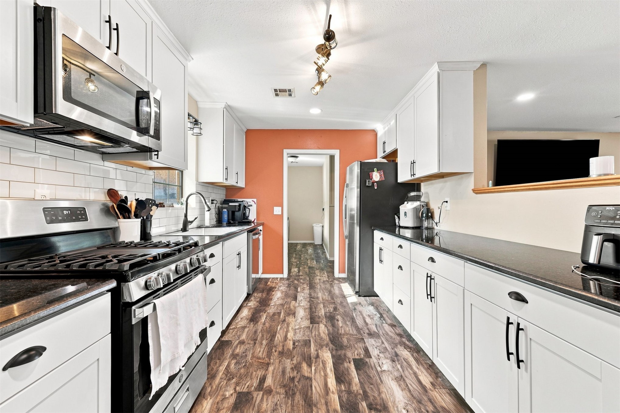 21331 W Cookson Bend Cookson OK 74427