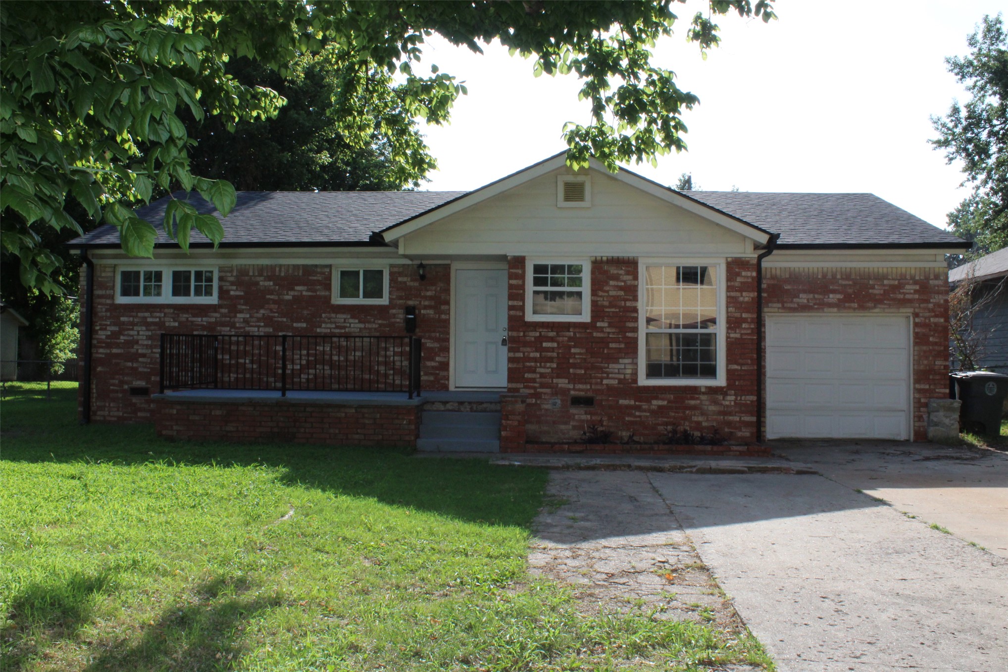 208 N 43 Westavenue Tulsa OK 74127