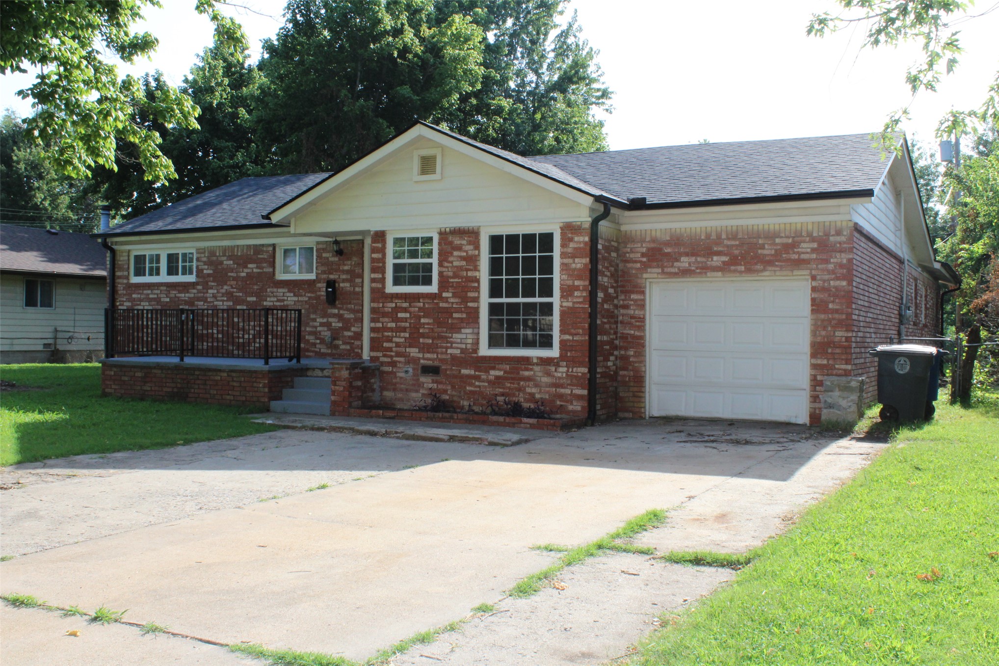 208 N 43 Westavenue Tulsa OK 74127