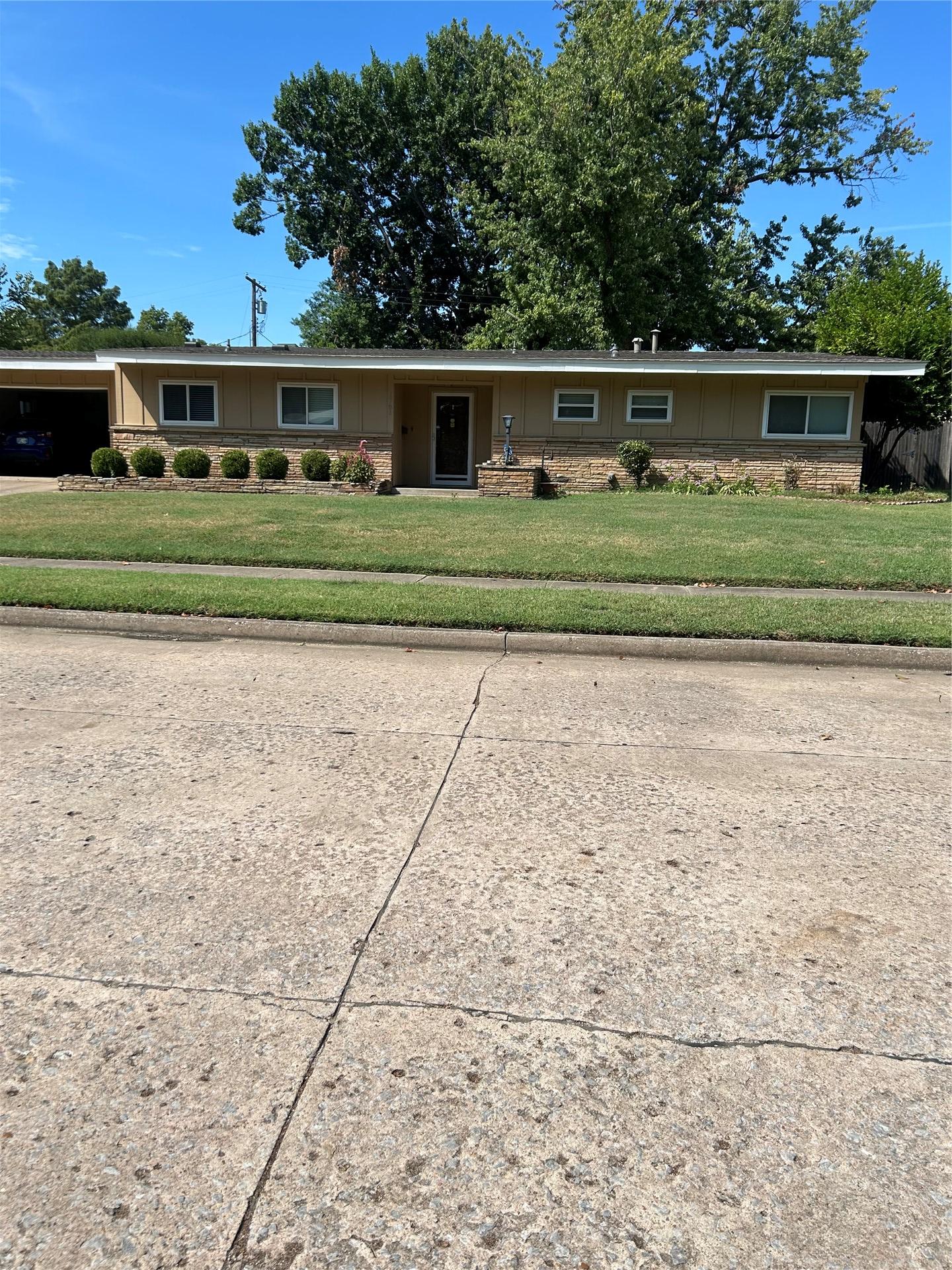 1761 E 60th Street Tulsa OK 74105