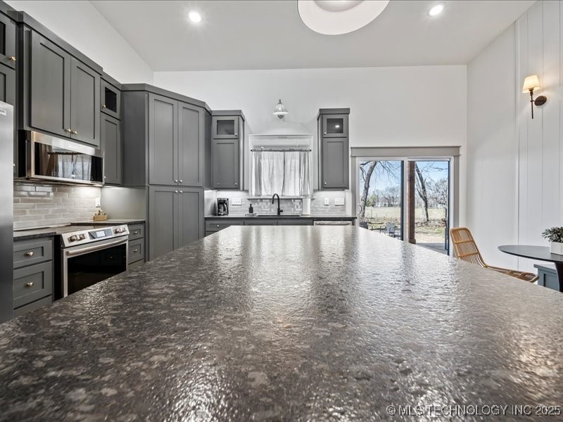 450251 E 340 Road Afton OK 74331