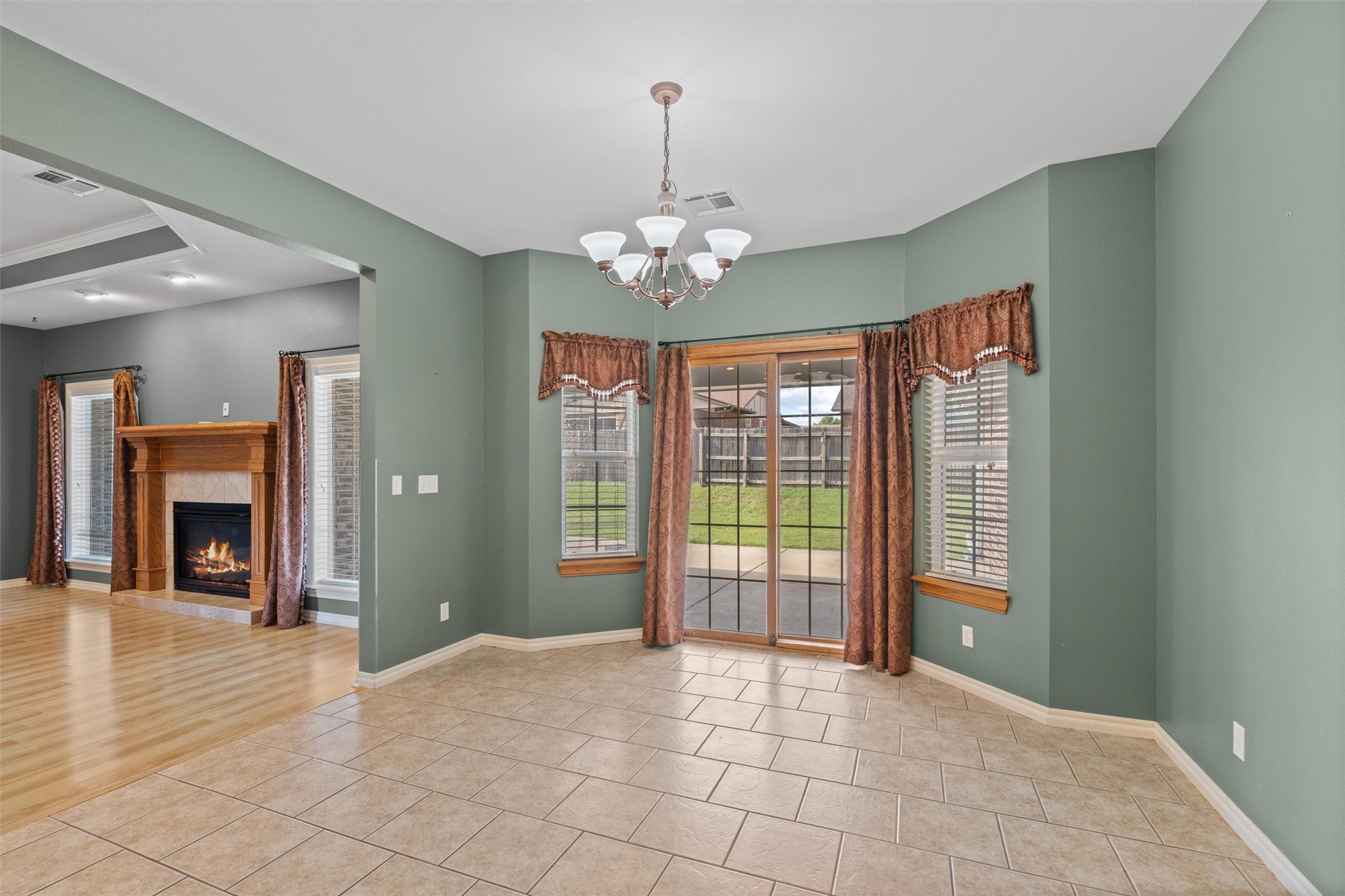 1923 Rolling Hills Drive Bartlesville OK 74006