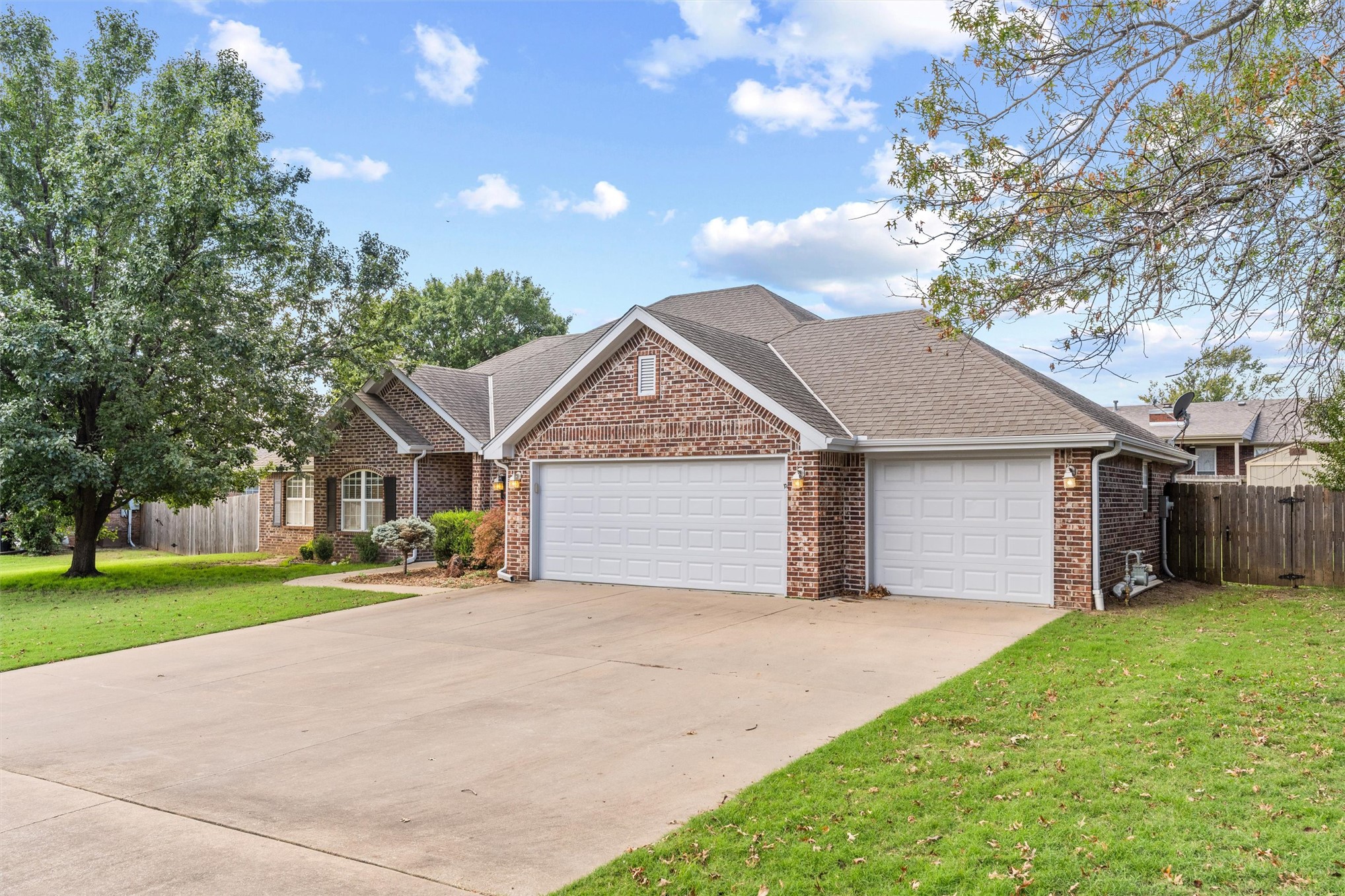 1923 Rolling Hills Drive Bartlesville OK 74006