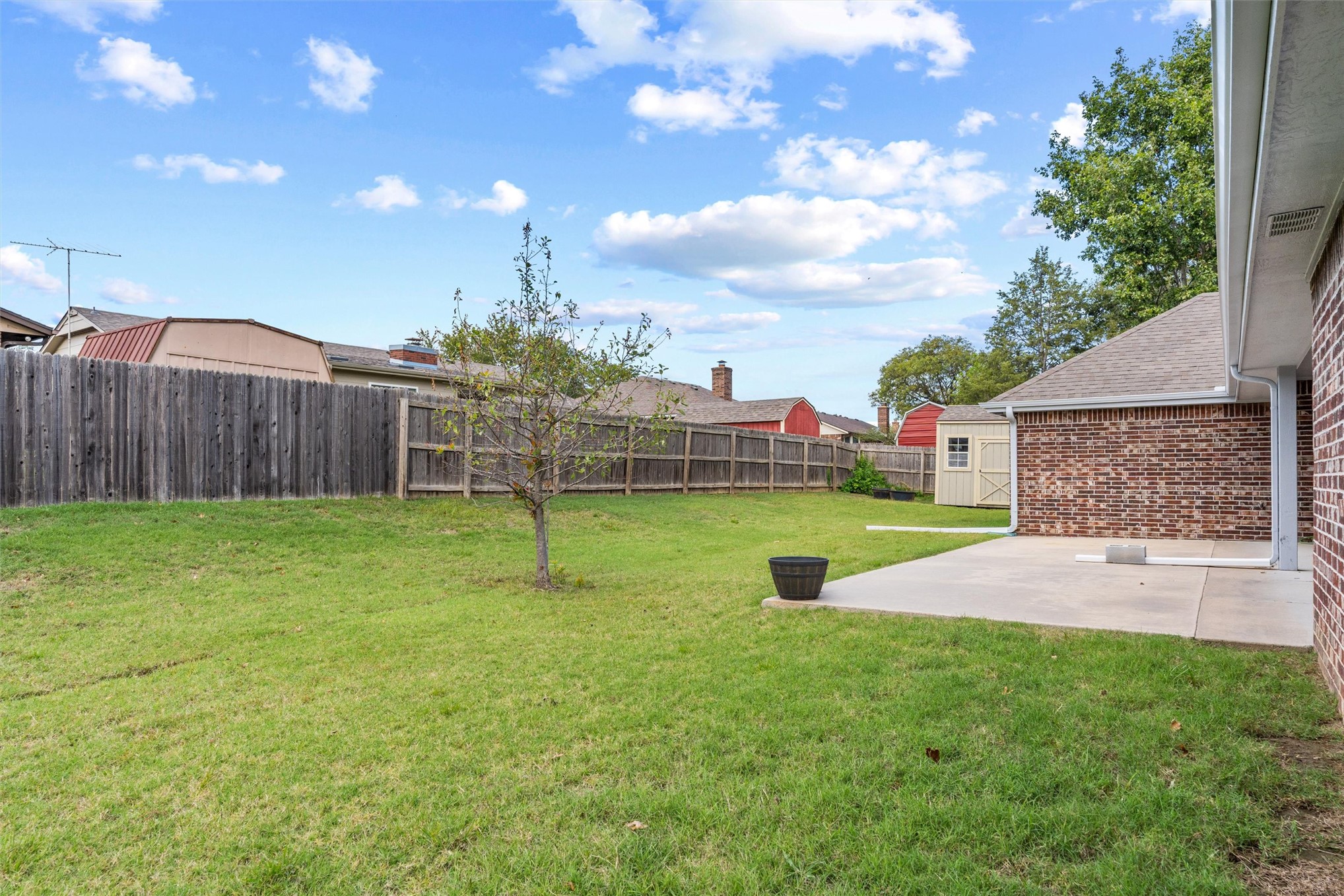 1923 Rolling Hills Drive Bartlesville OK 74006