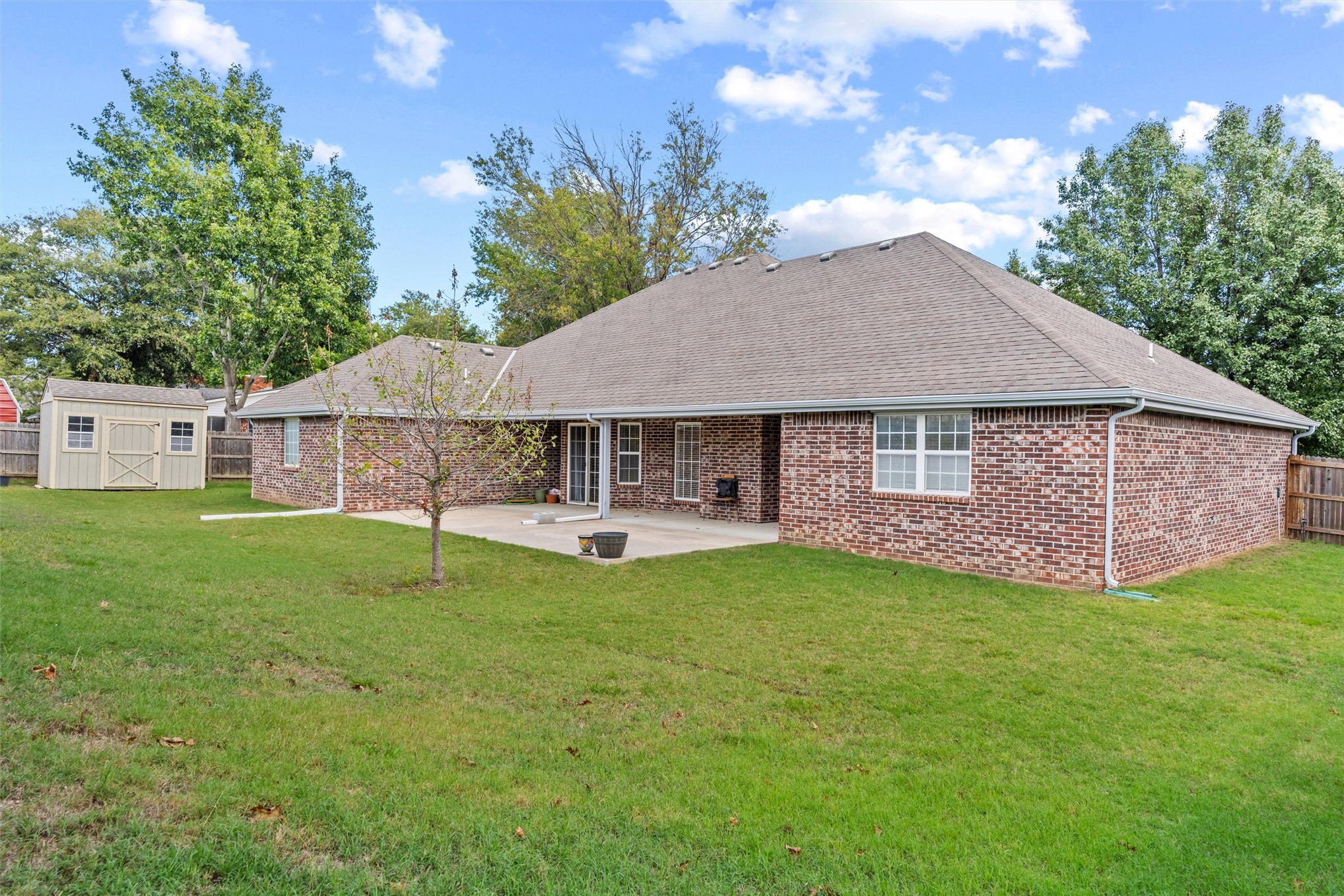 1923 Rolling Hills Drive Bartlesville OK 74006