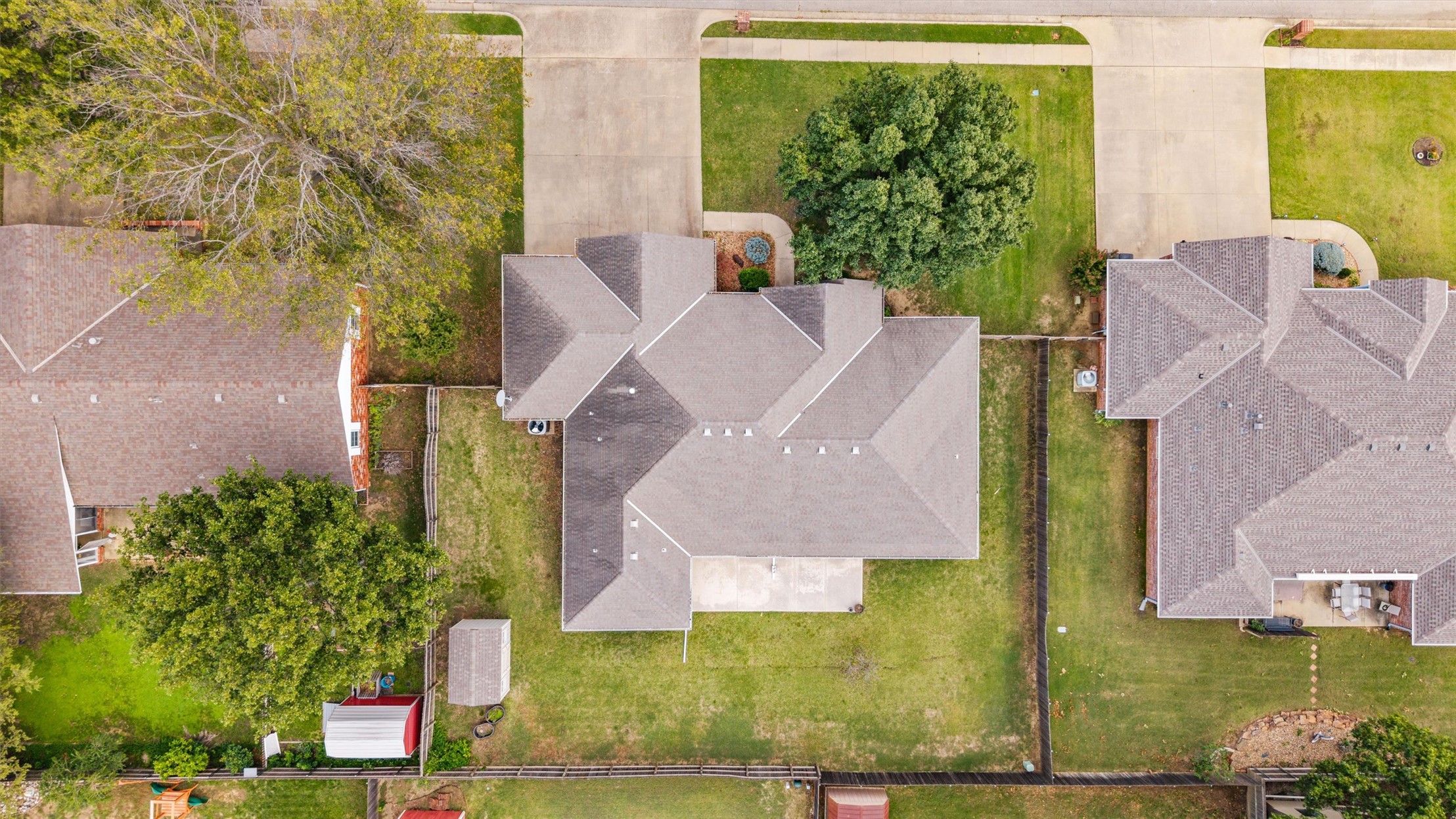 1923 Rolling Hills Drive Bartlesville OK 74006