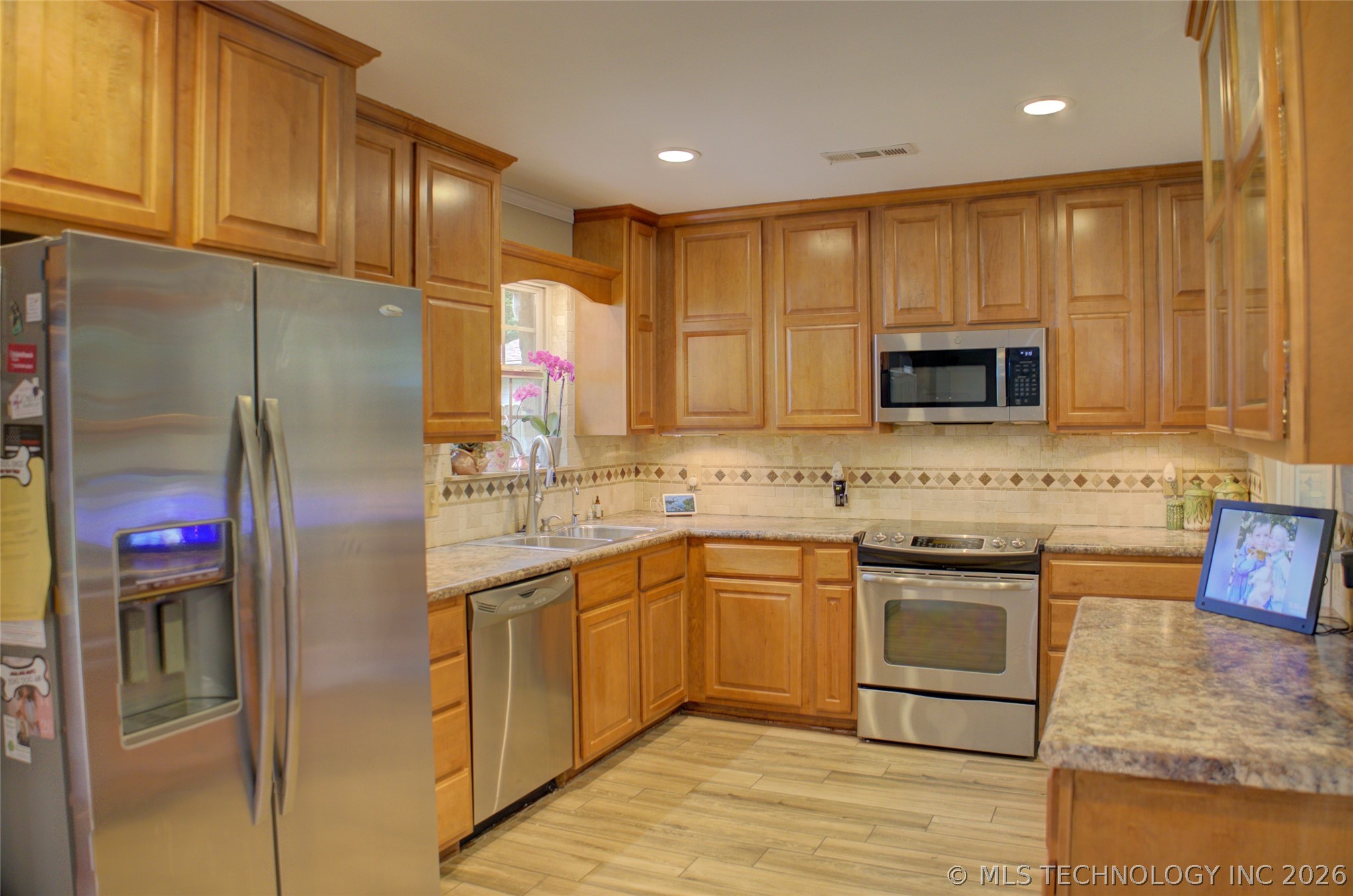 8011 S Date Place Broken Arrow OK 74011