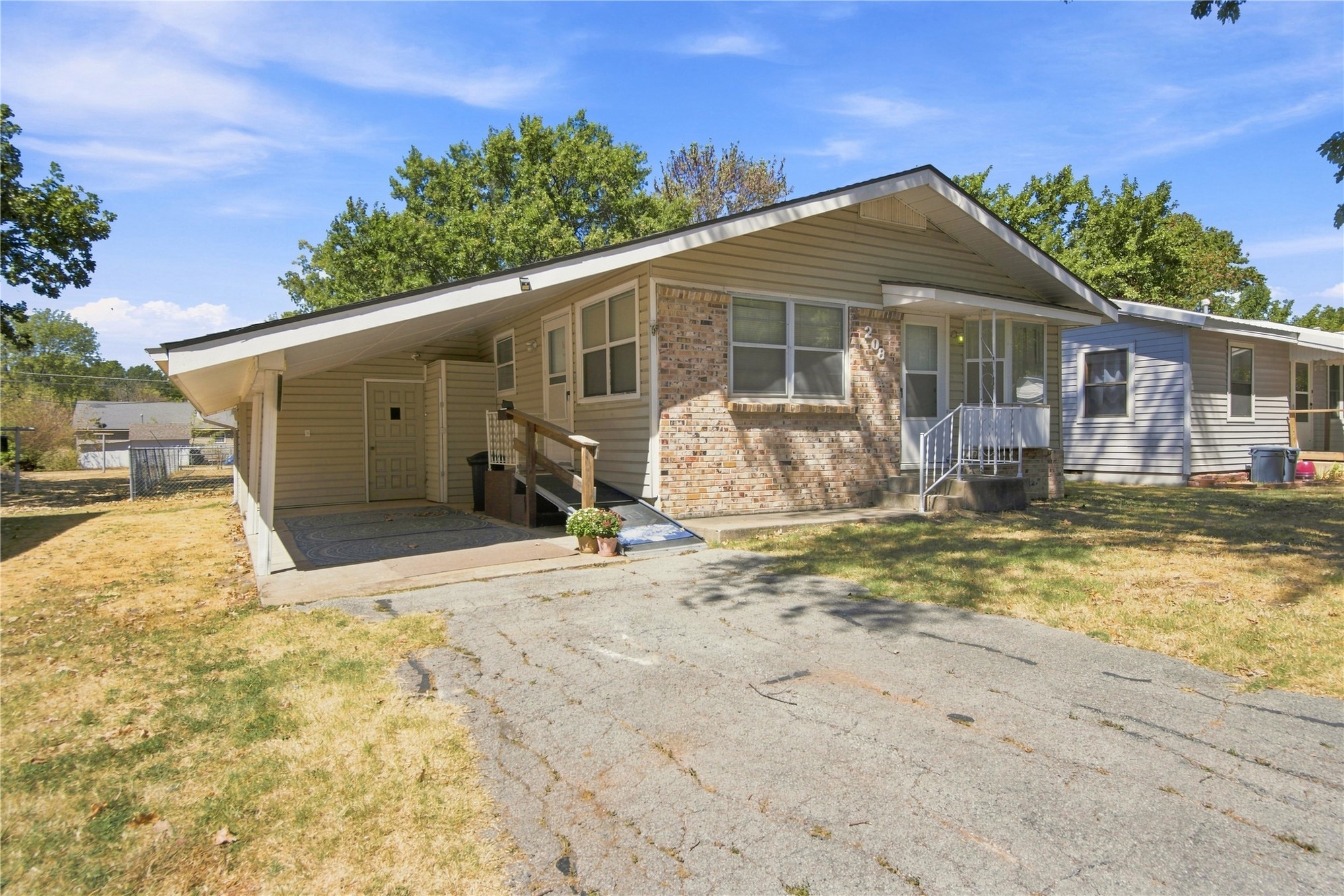 208 S Ora Street Pryor OK 74361