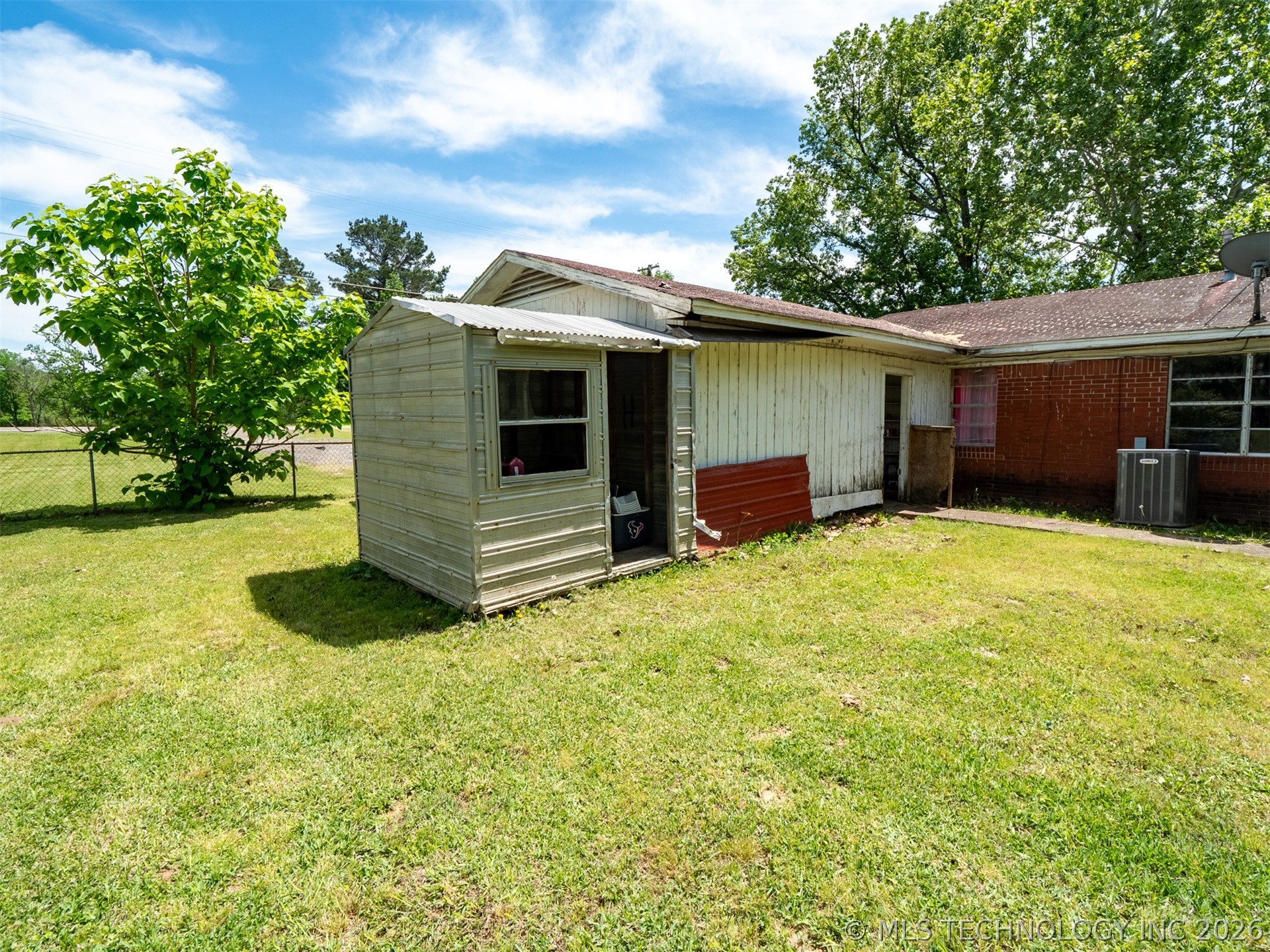101 SW Hayes Idabel OK 74745