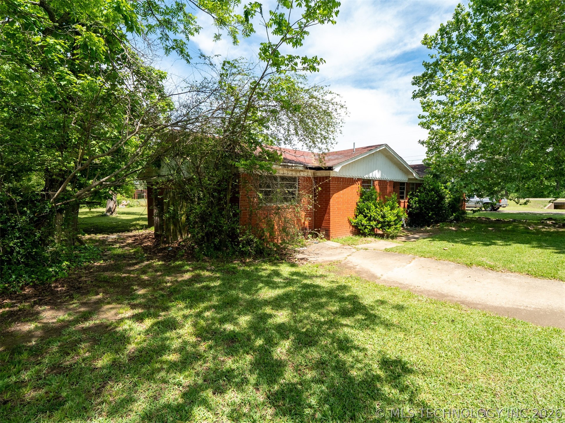 101 SW Hayes Idabel OK 74745