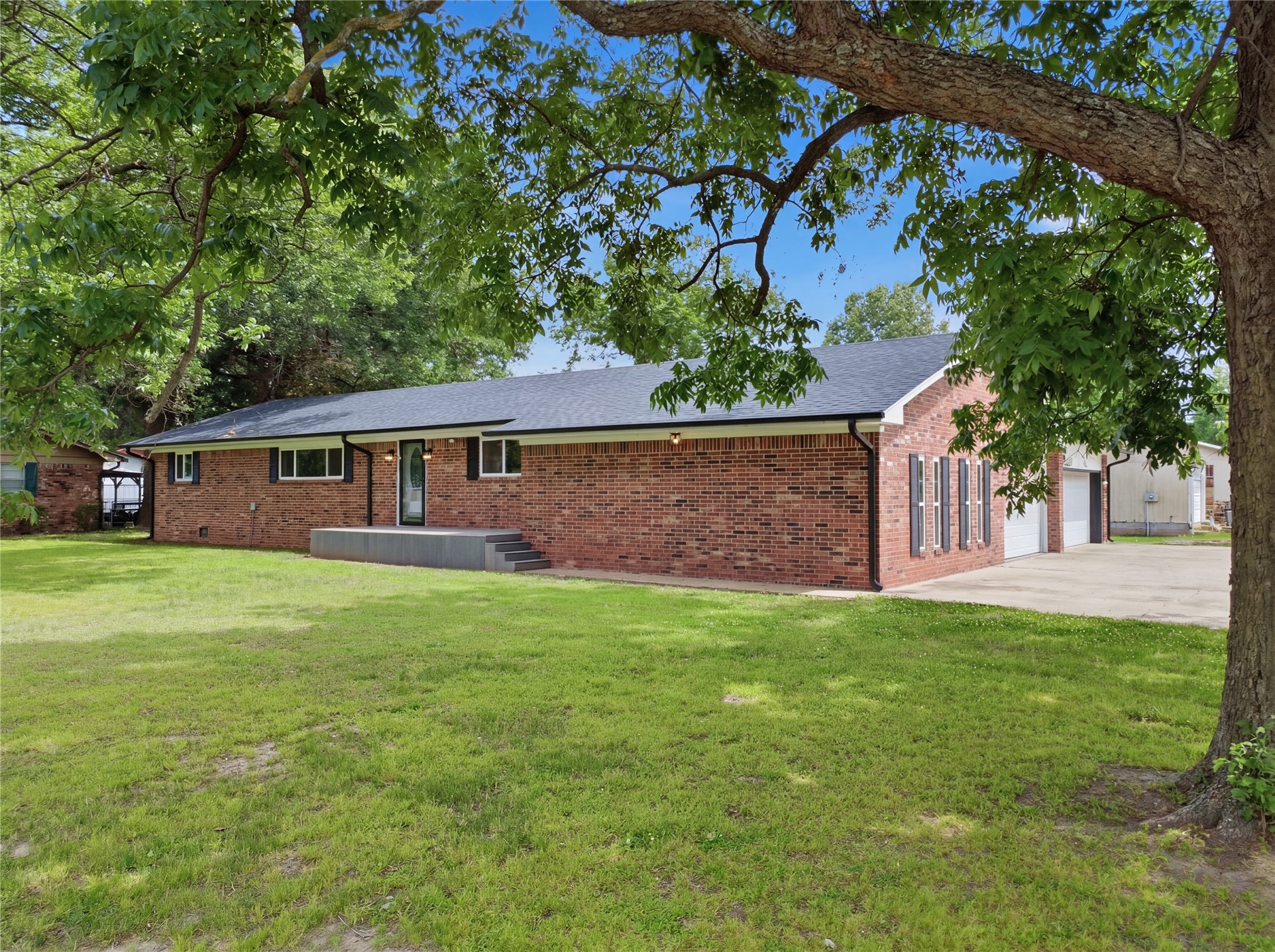 219 E Ozark Street Morris OK 74445