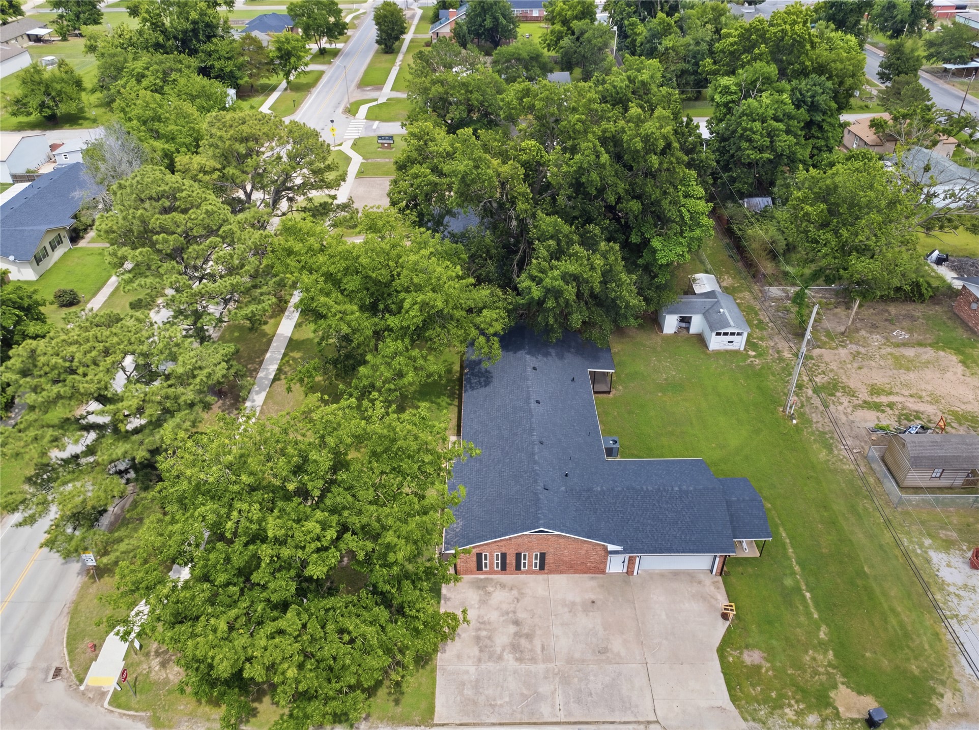 219 E Ozark Street Morris OK 74445