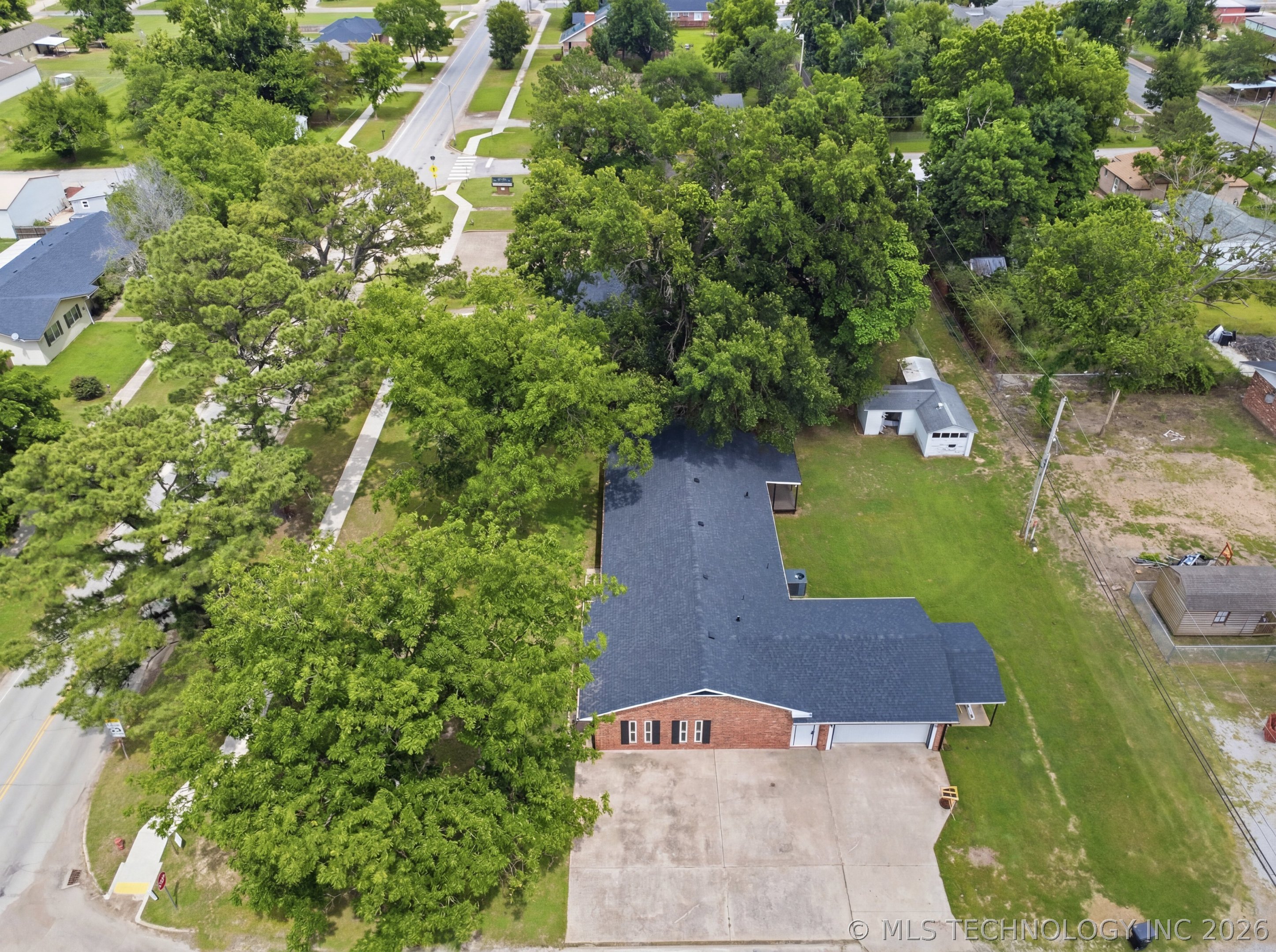 219 E Ozark Street Morris OK 74445