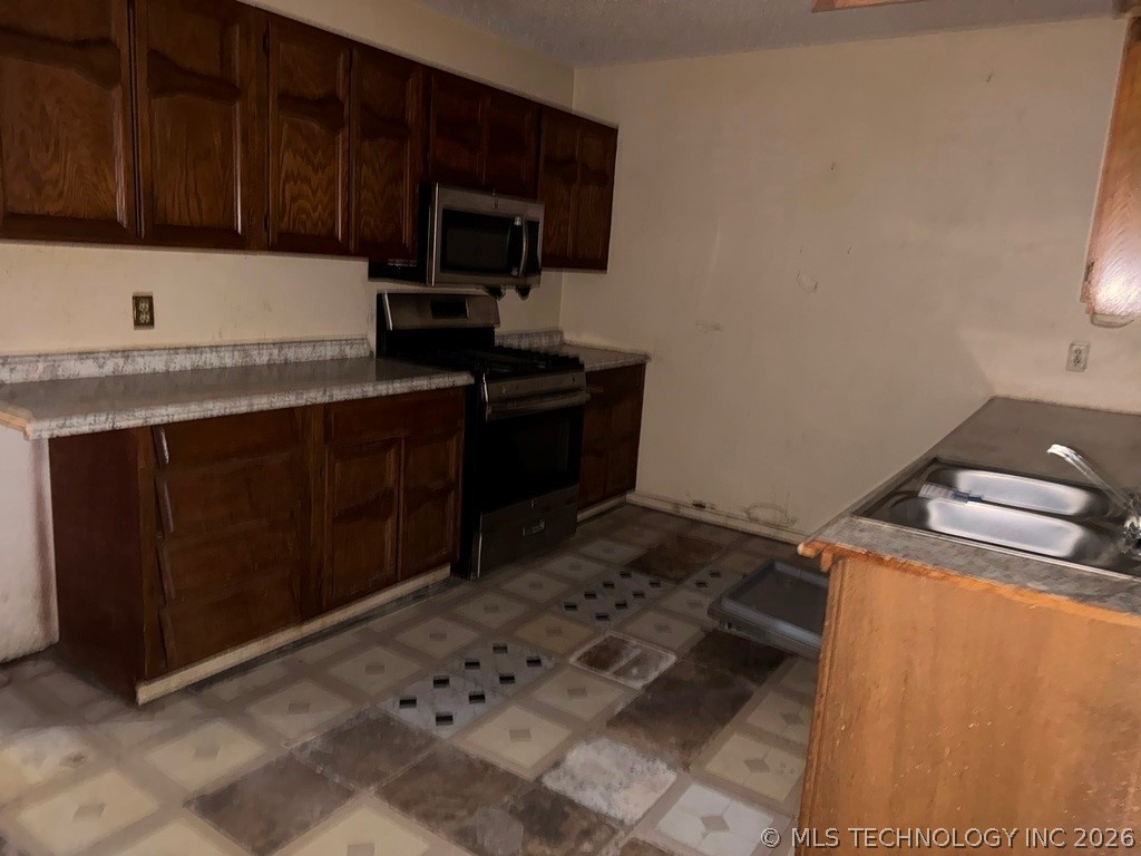 2021 N Frankfort Place Tulsa OK 74106
