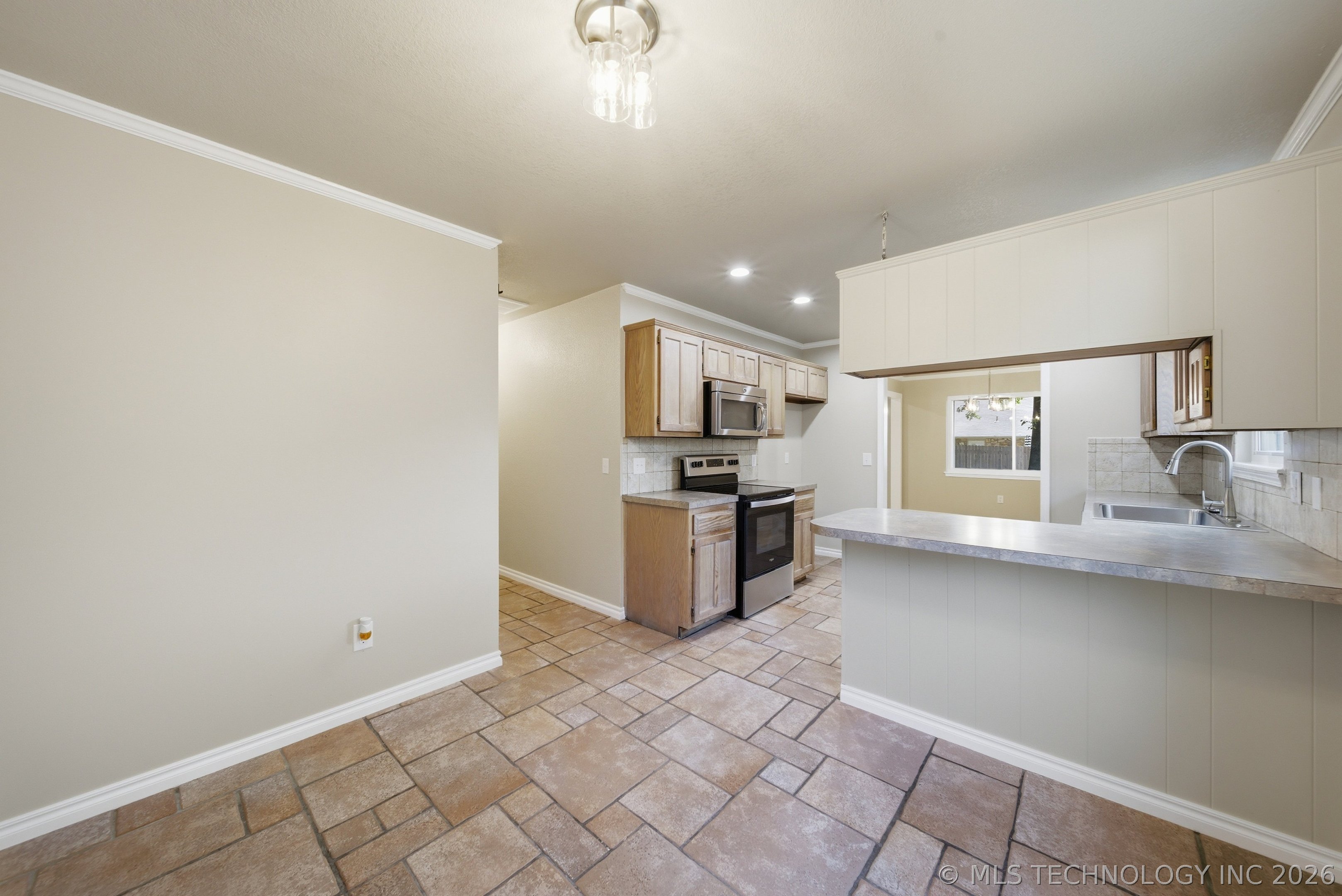 2319 S Joshua Avenue Broken Arrow OK 74012
