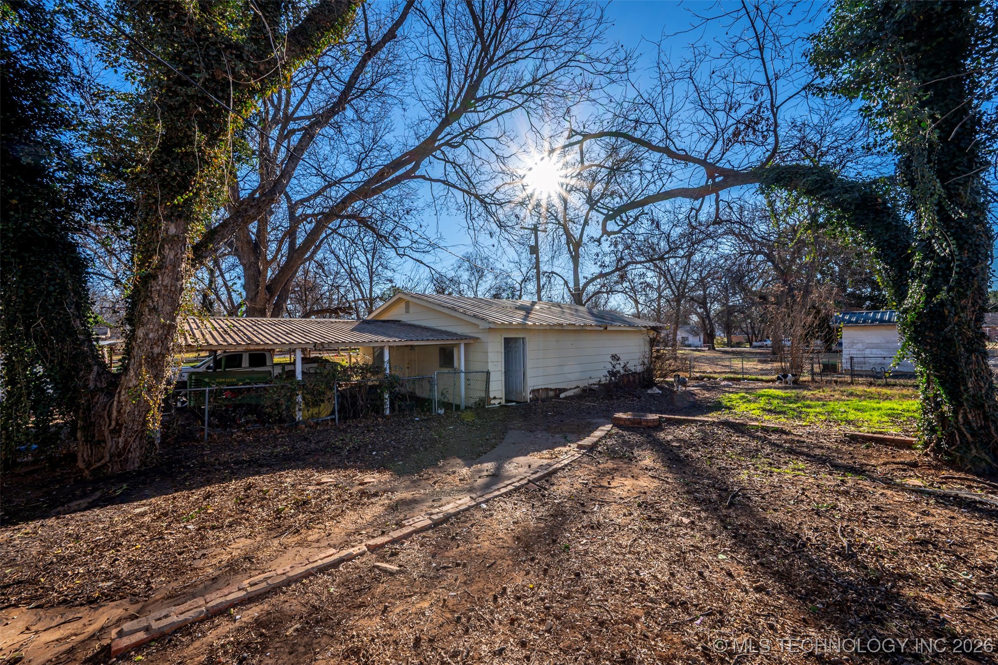 425 E Park Avenue Waurika OK 73573