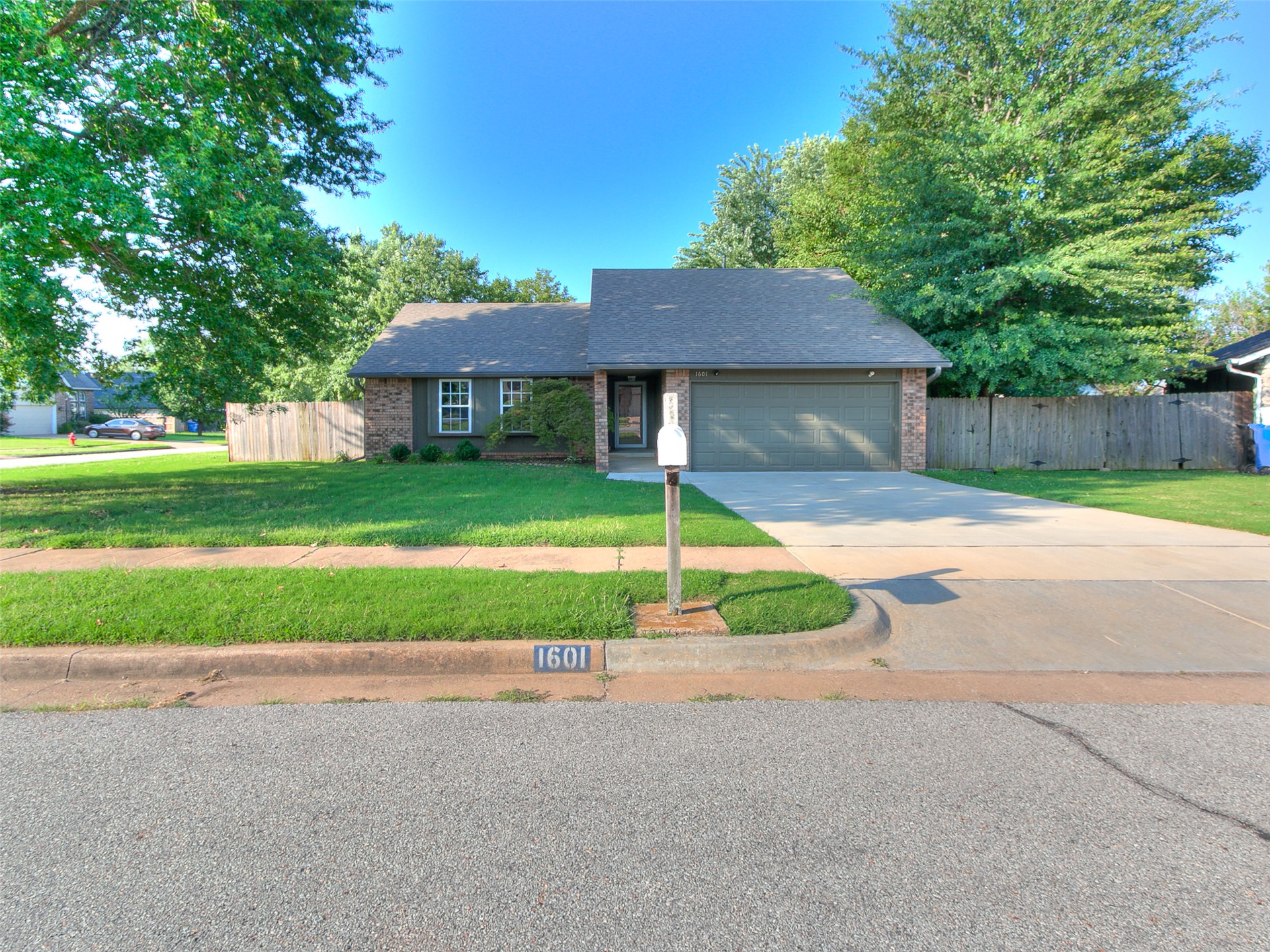 1601 W Roanoke Street N Broken Arrow OK 74011