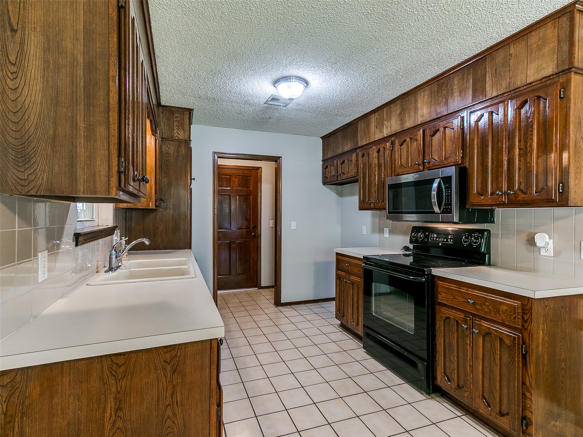 1601 W Roanoke Street N Broken Arrow OK 74011