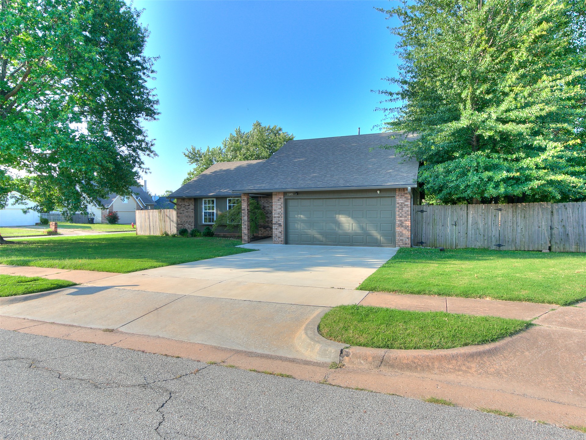 1601 W Roanoke Street N Broken Arrow OK 74011