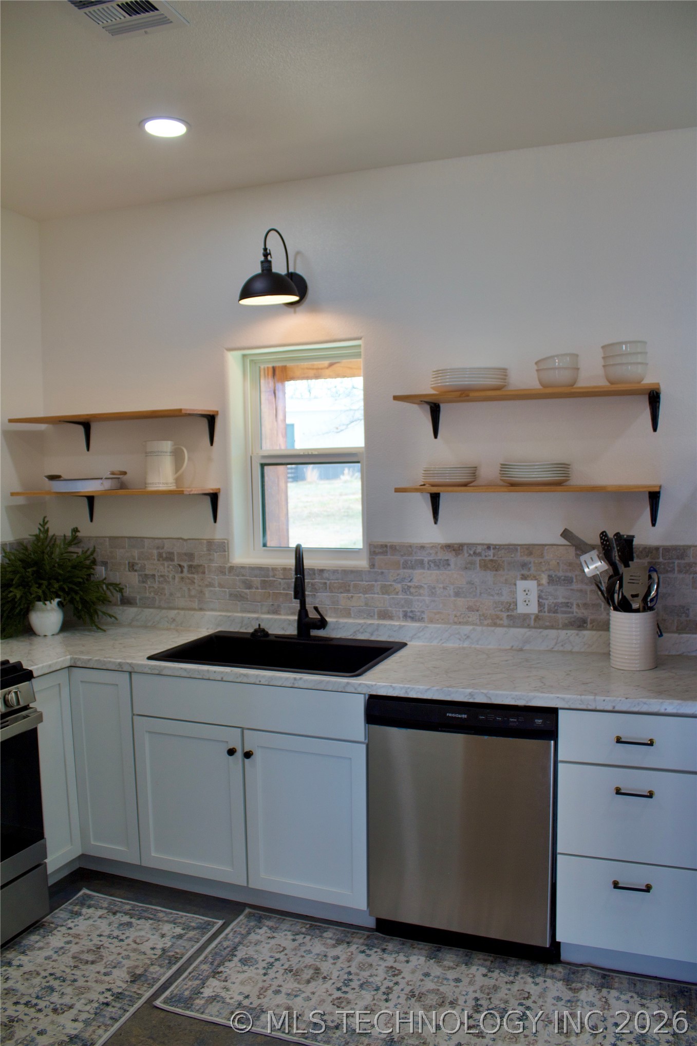 6129 Dixie Madill OK 73439