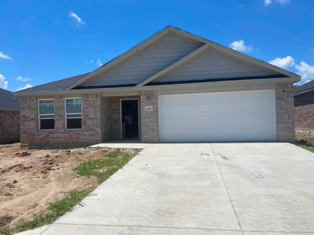 1909 Topaz Road Pryor OK 74361