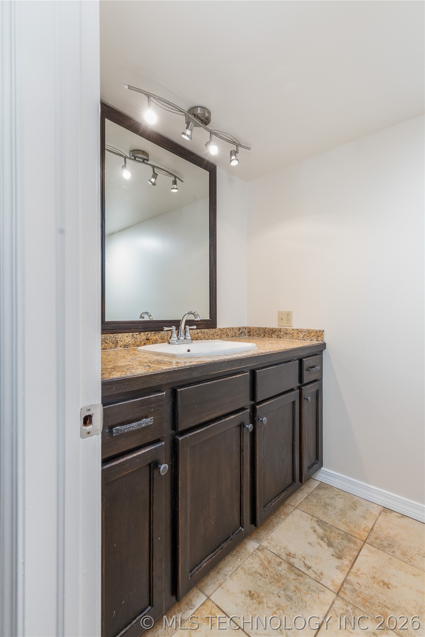 1446 Rockie Grove OK 74344
